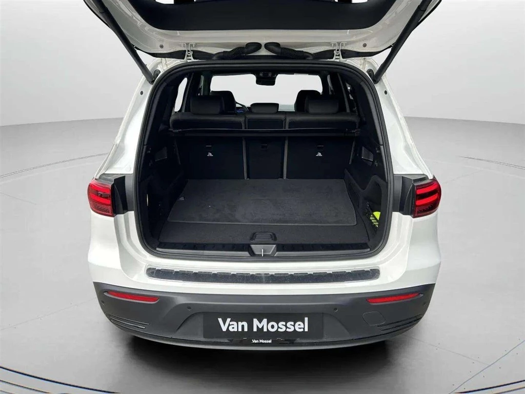 Mercedes-Benz-EQB-image-20