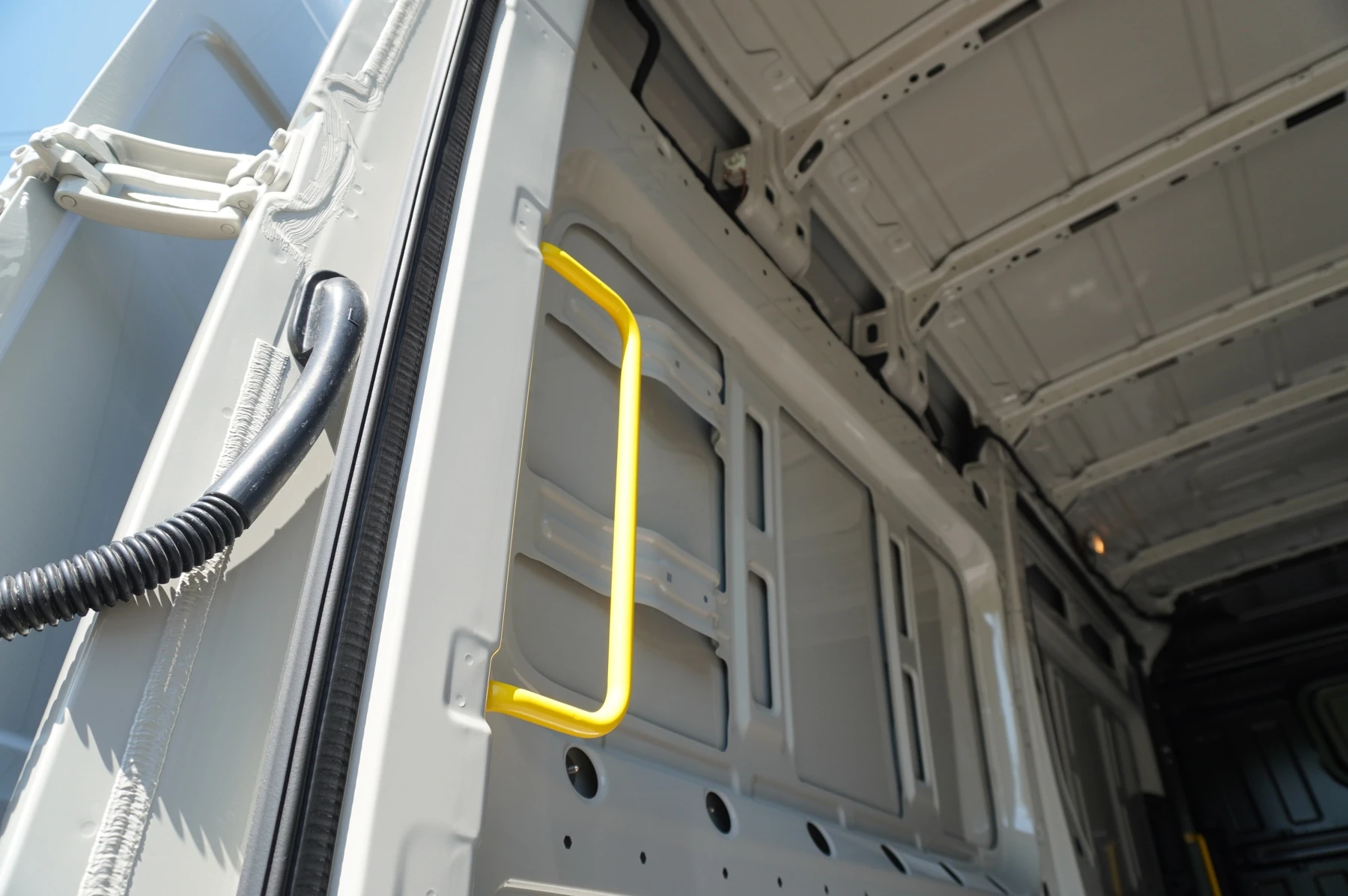 Volkswagen-Crafter-image-23