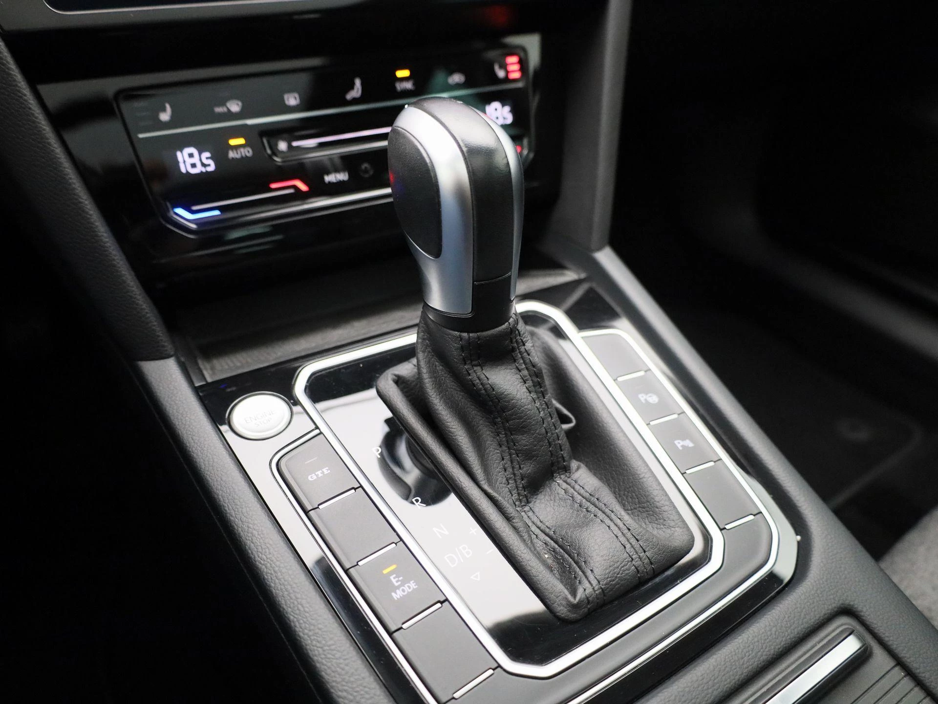 Volkswagen-Passat-image-33