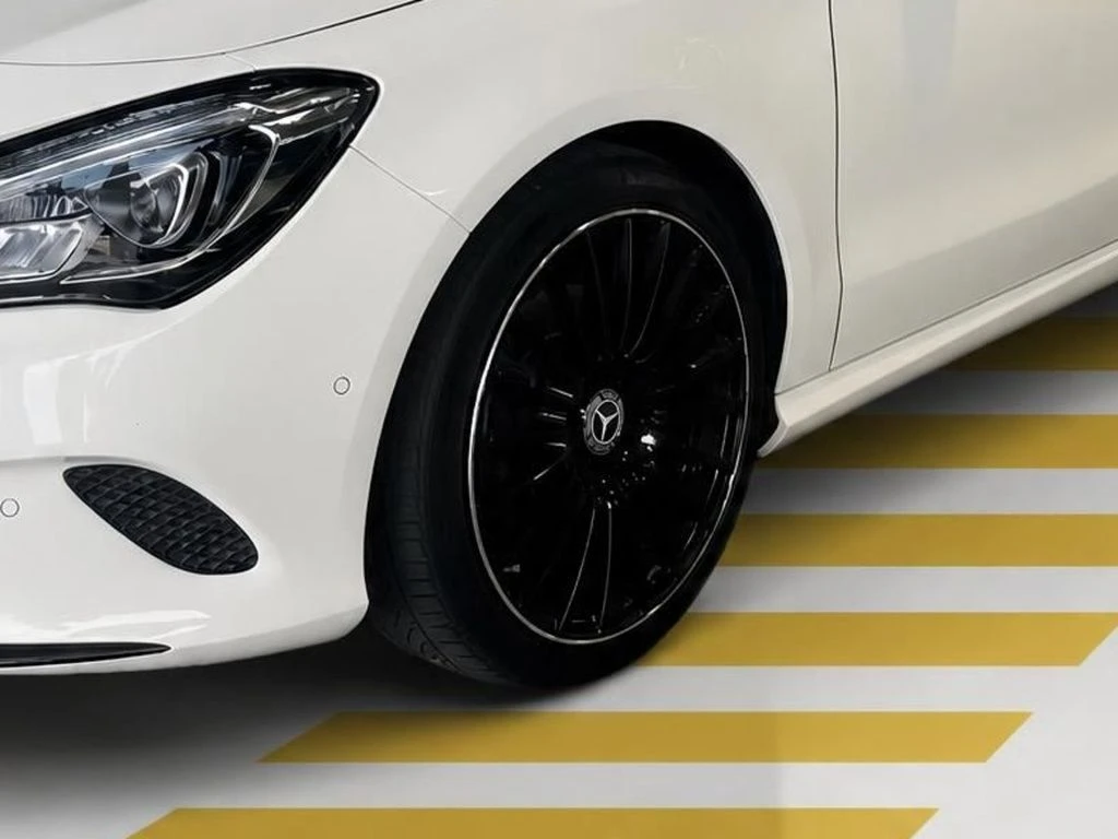 Mercedes-Benz-CLA 180-image-4