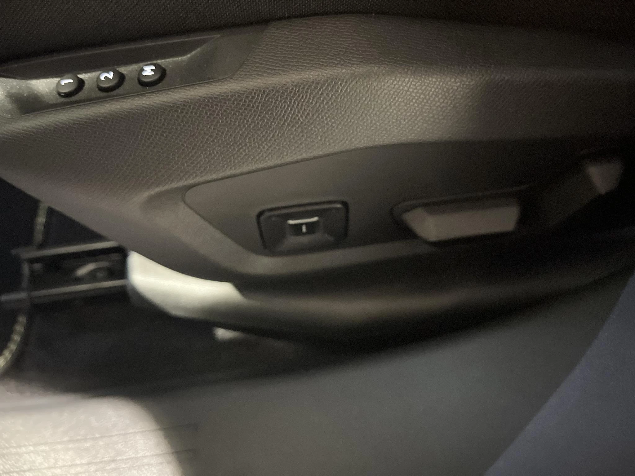 Peugeot-e-3008-image-19
