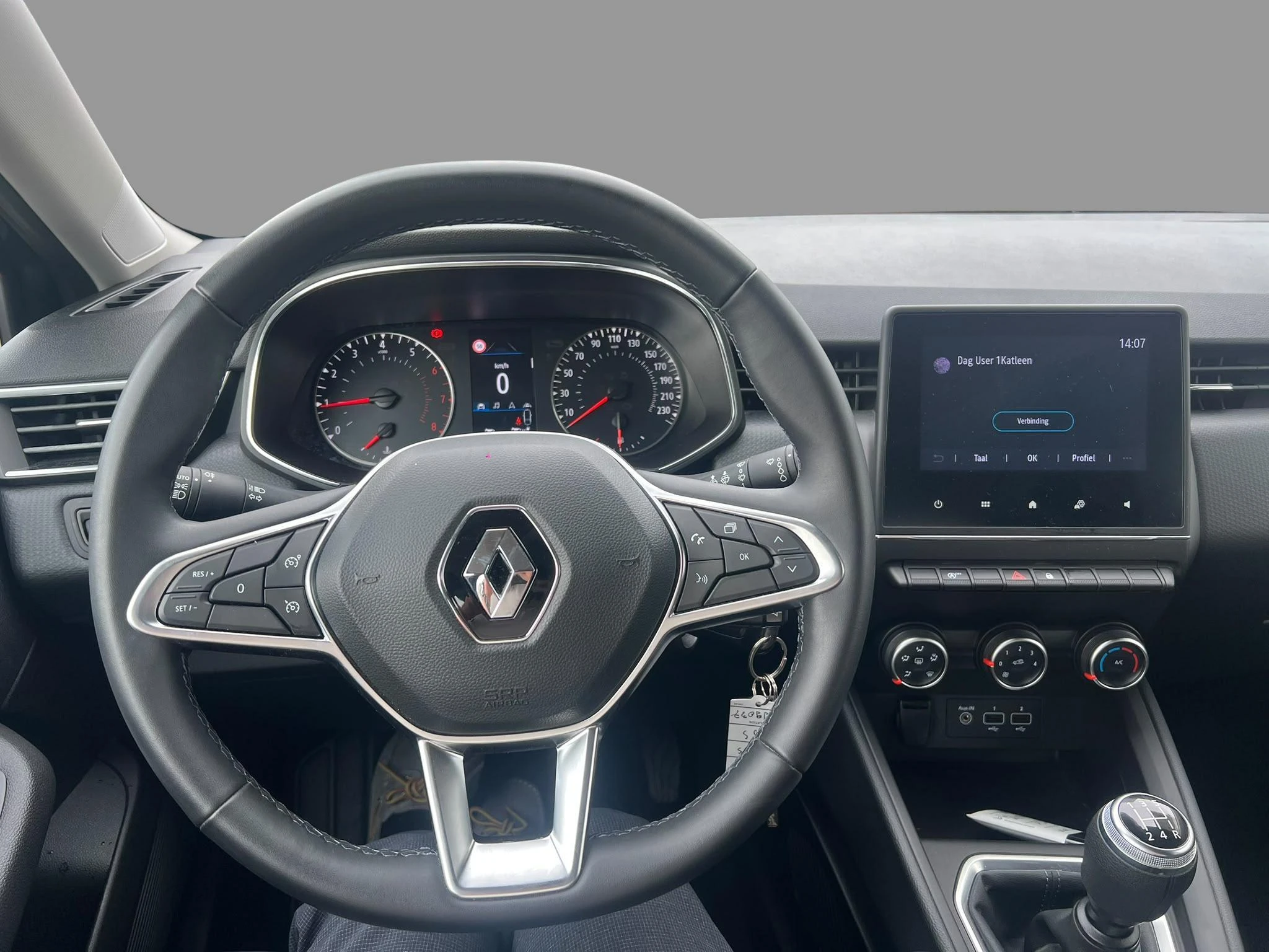 Renault-Clio-image-12