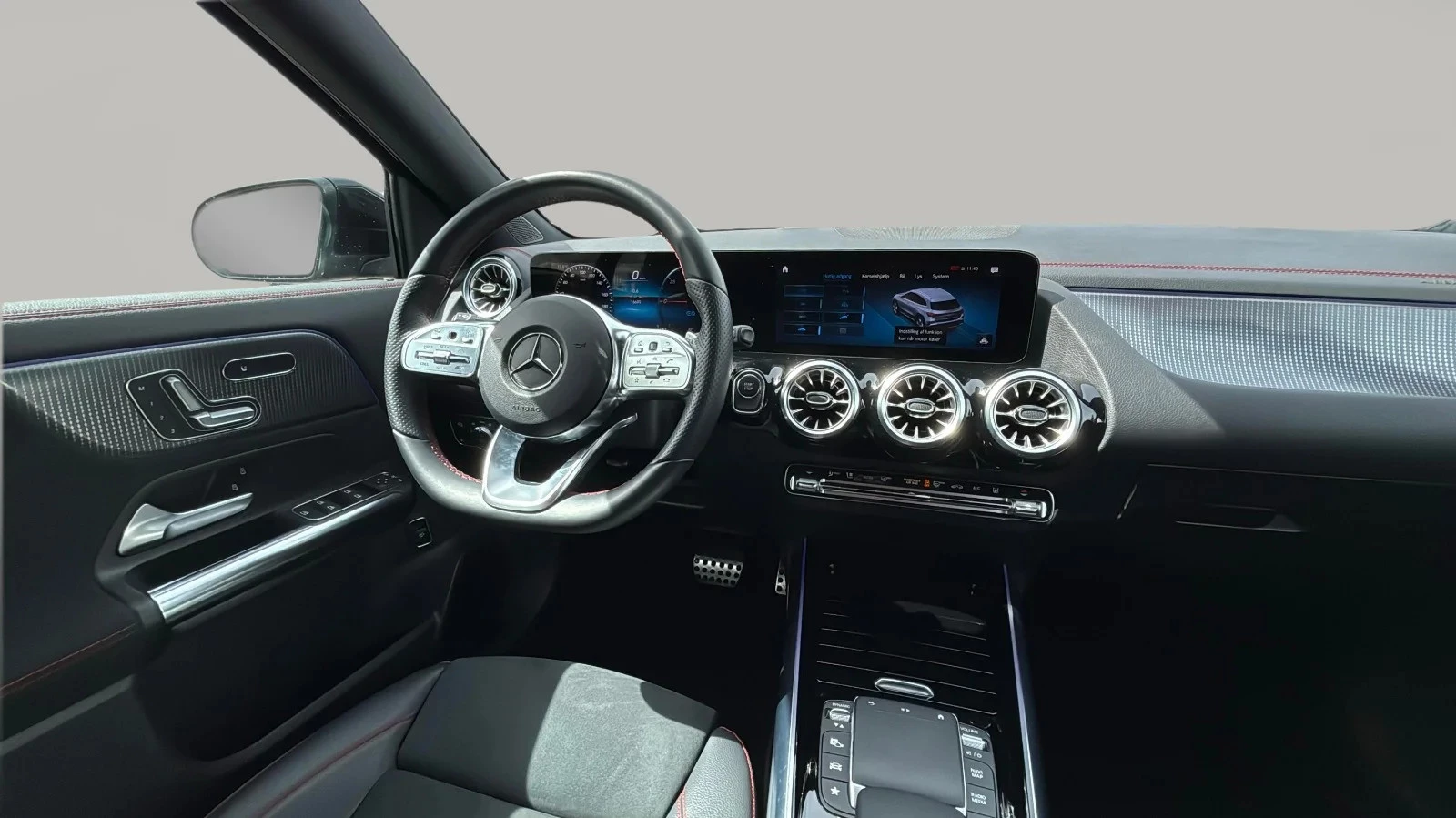 Mercedes-Benz-EQA-image-8