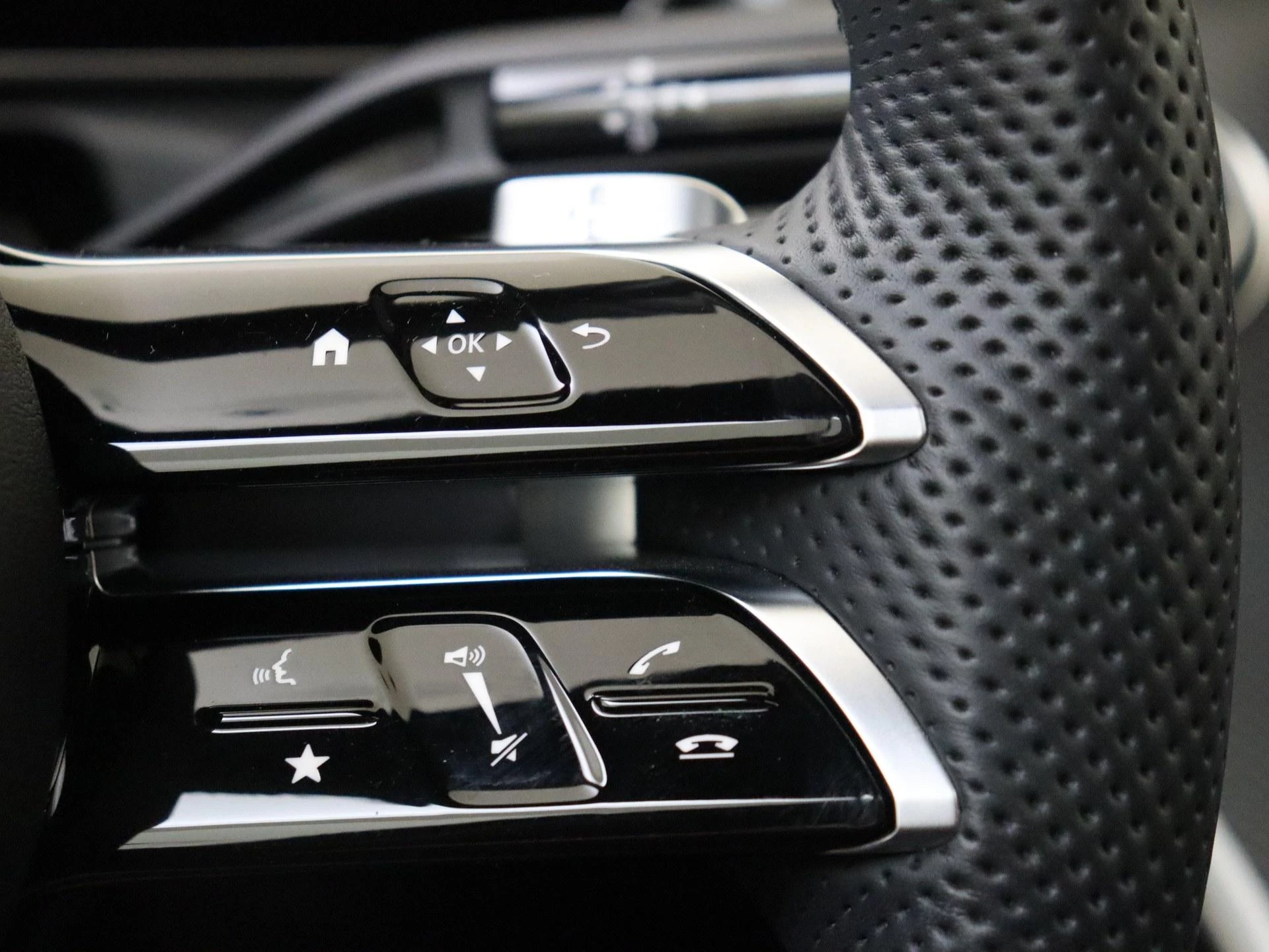 Mercedes-Benz-C-Klasse-image-13