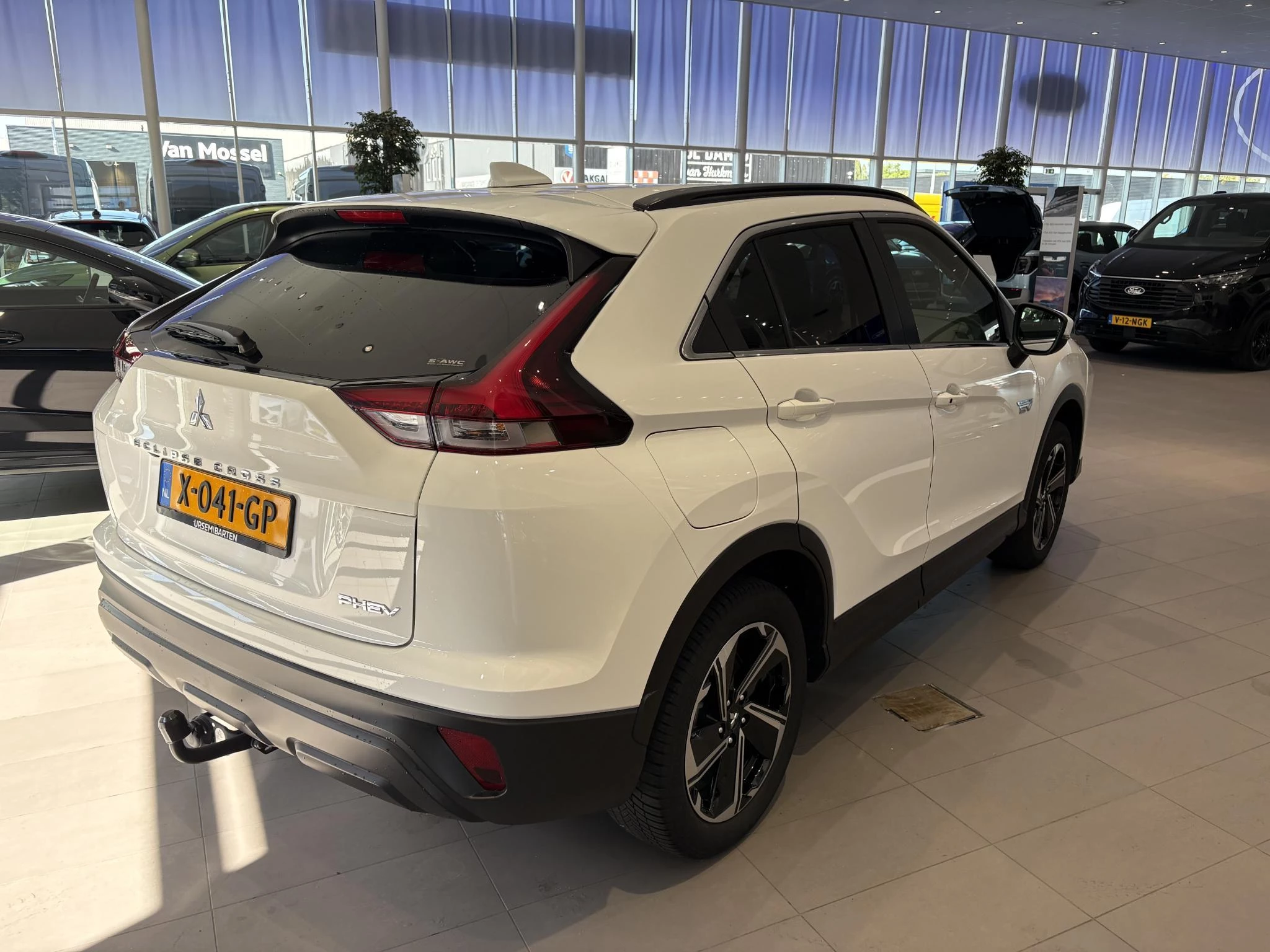 Mitsubishi-Eclipse Cross-image-5