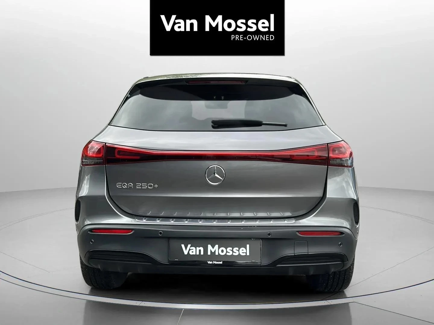 Mercedes-Benz-EQA-image-5