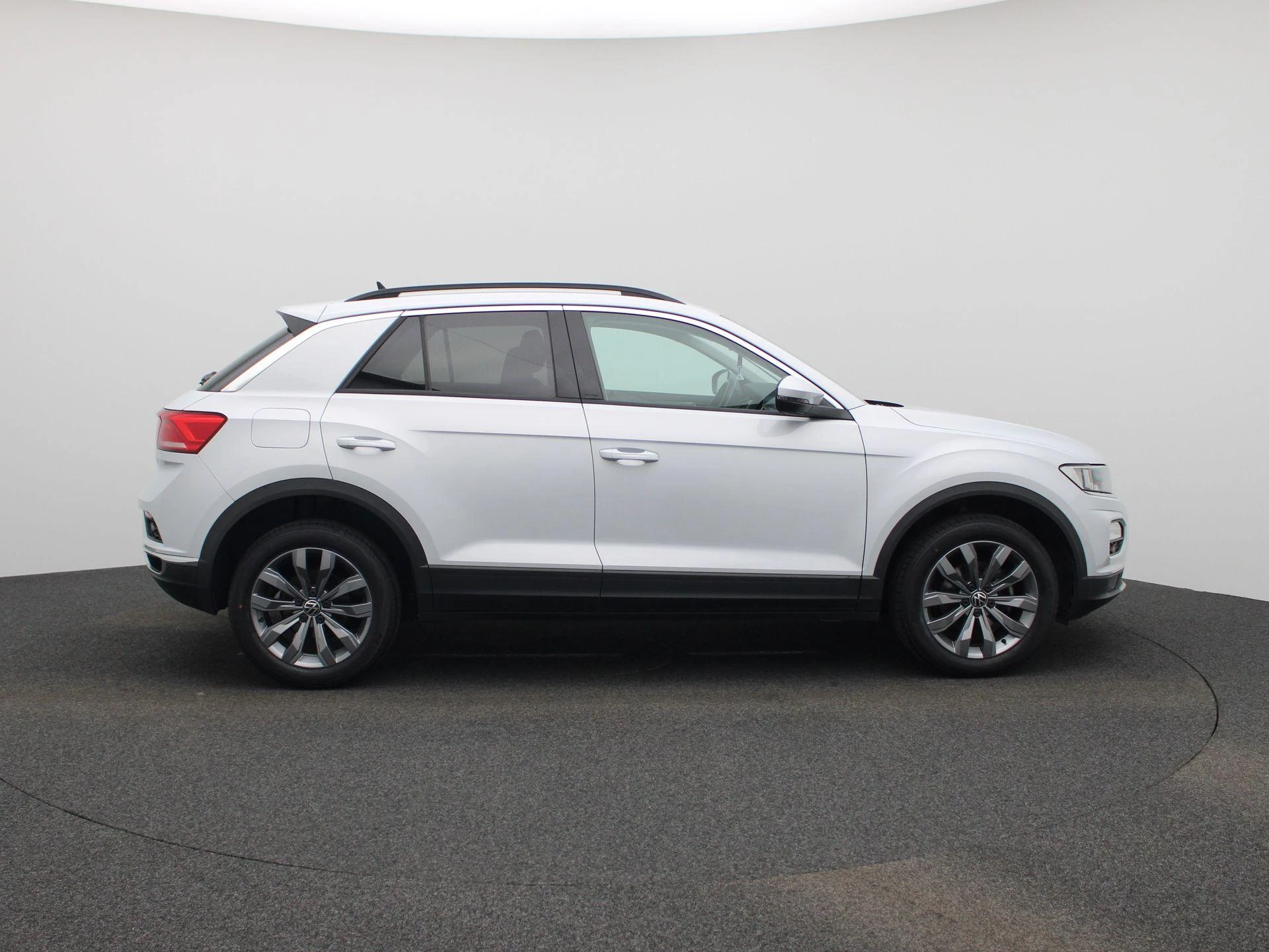 Volkswagen-T-Roc-image-5