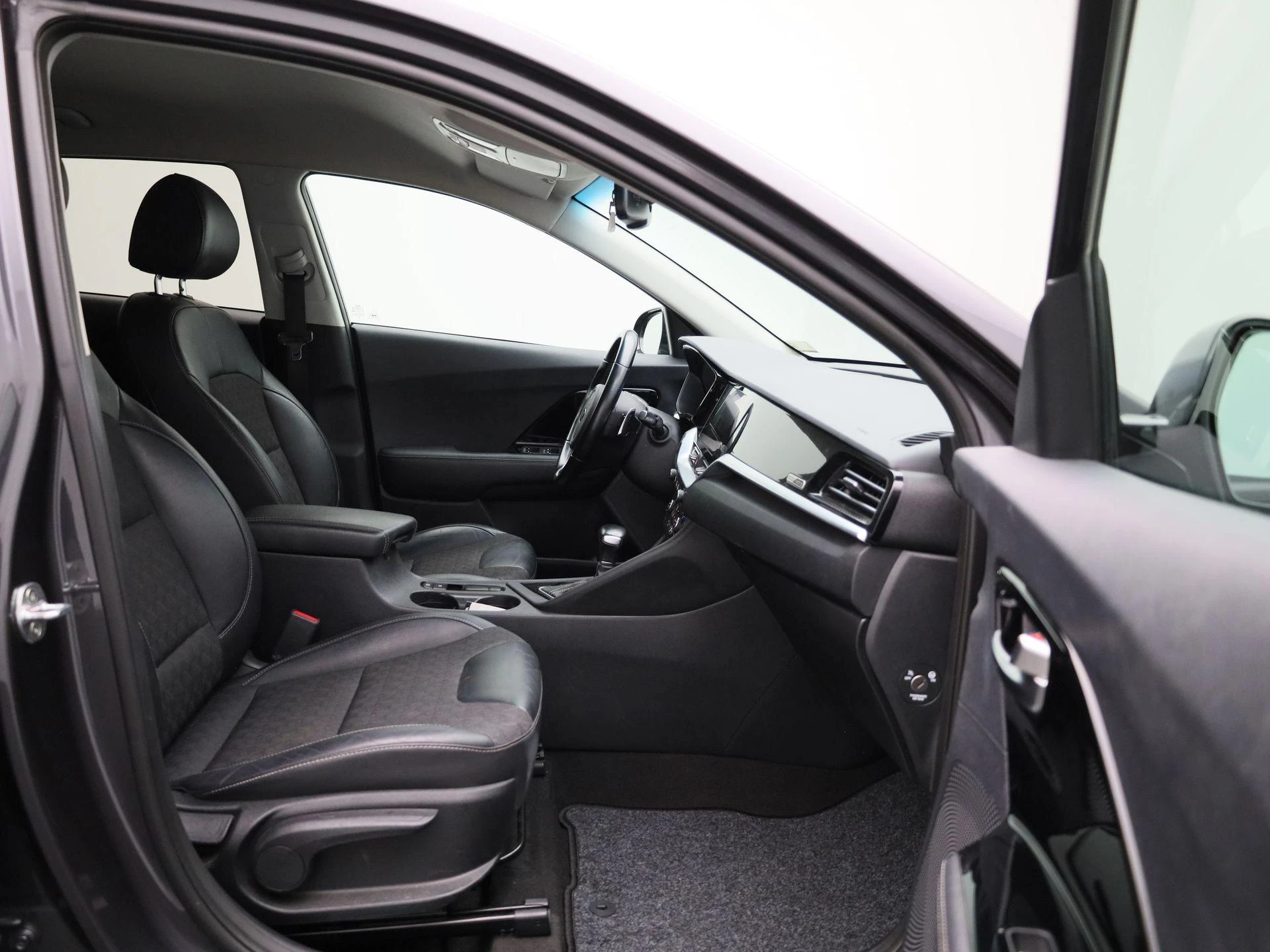 Kia-Niro-image-34