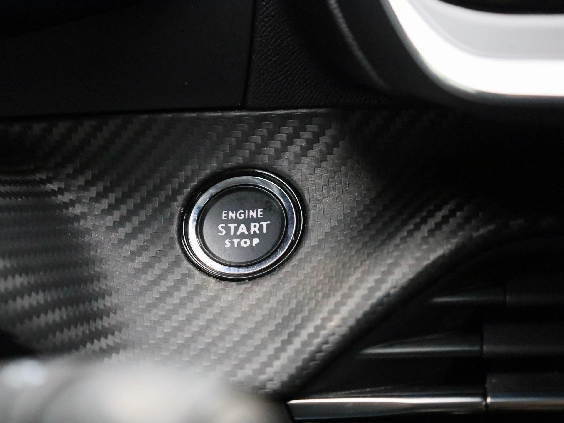 Peugeot-e-2008-image-29