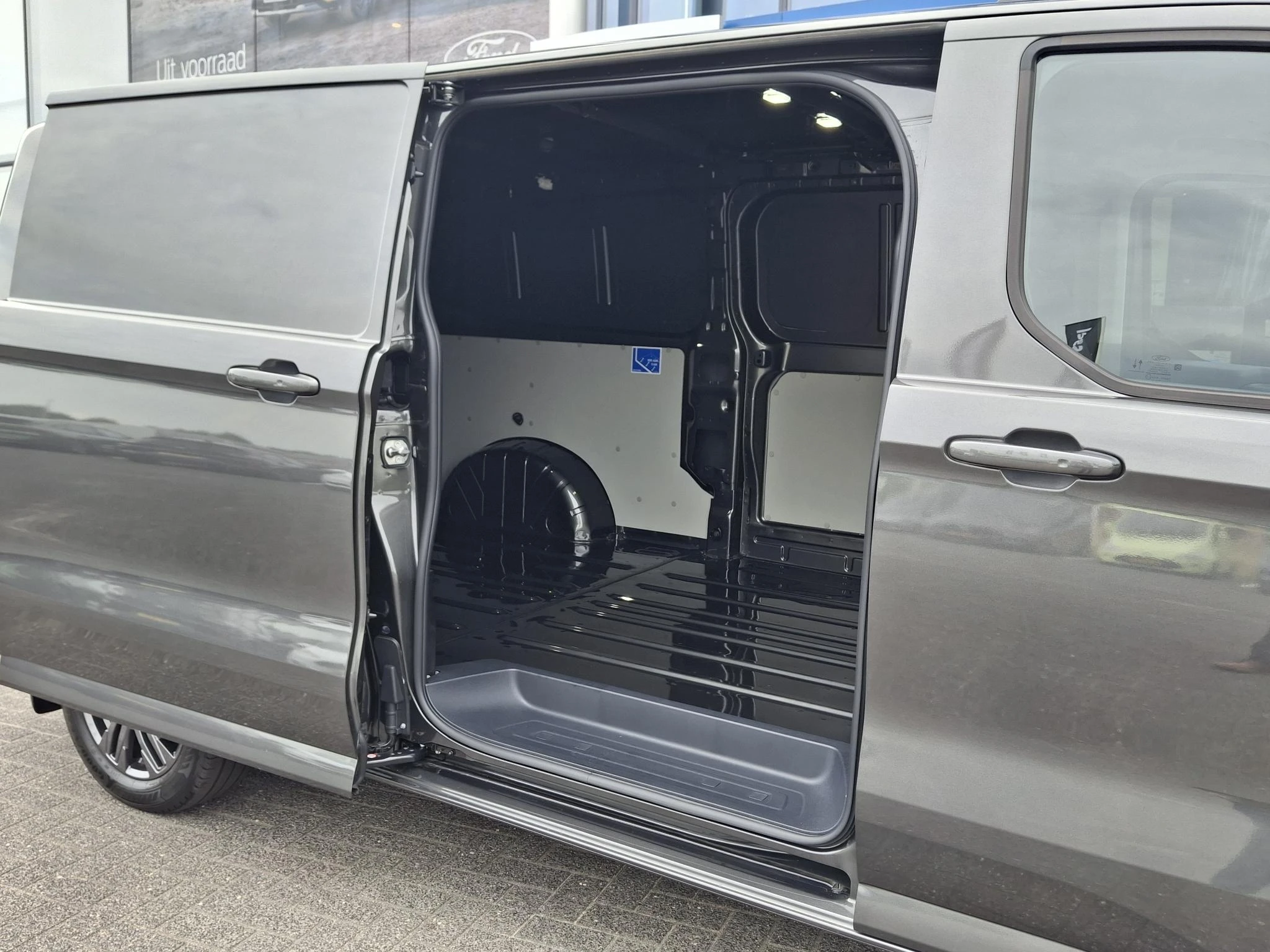 Ford E-Transit Custom L2 Limited 71 kWh