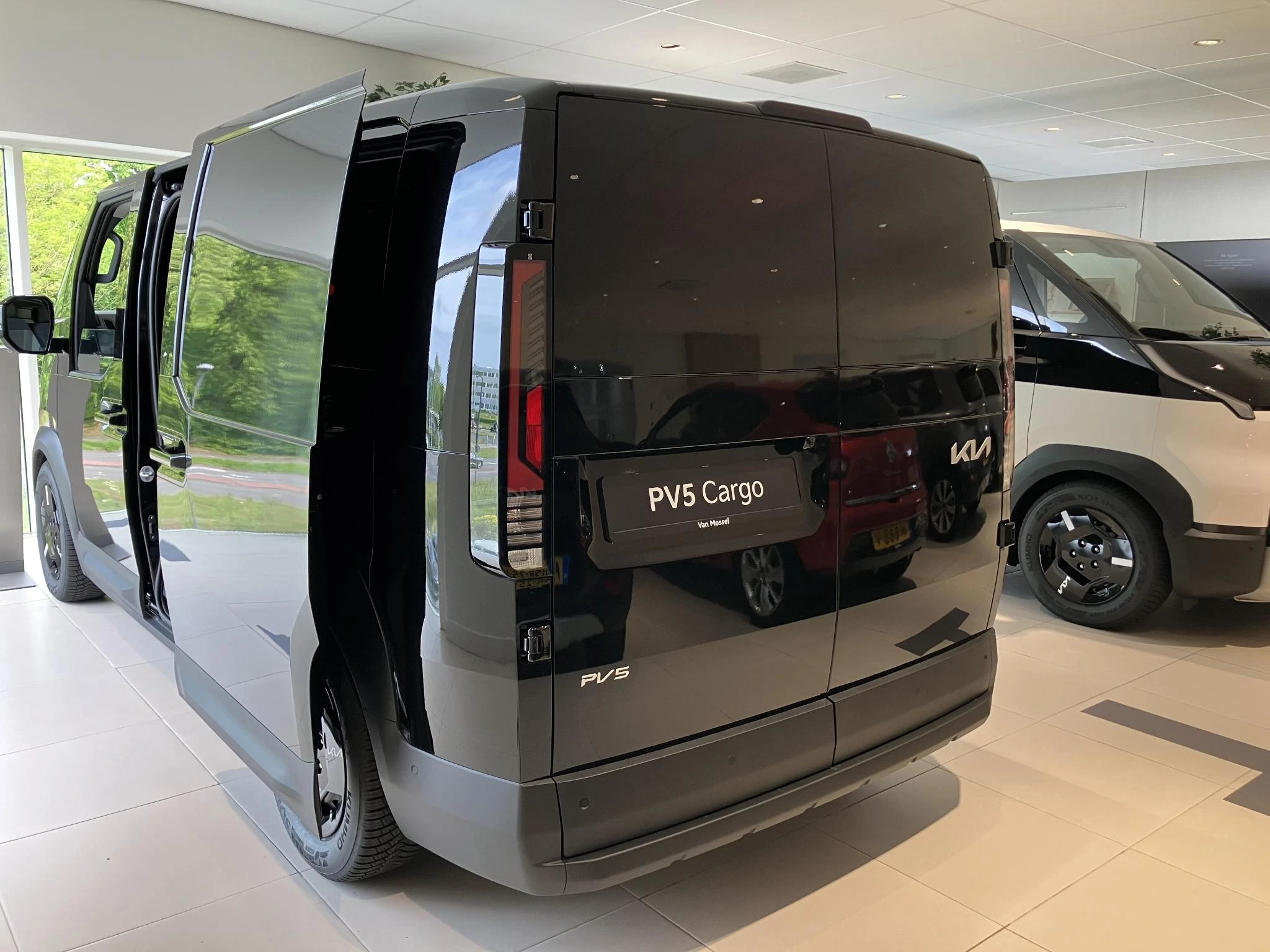 Kia-PV5-image-2