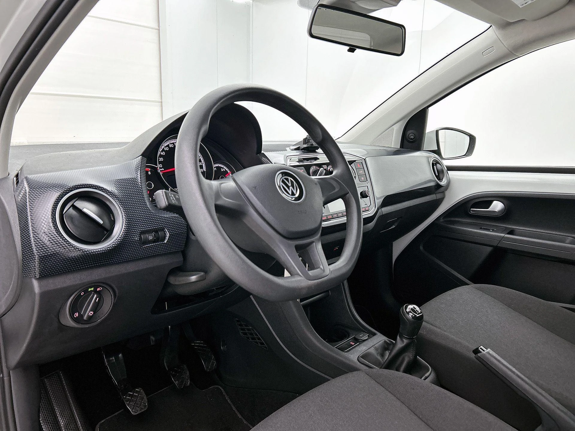 Volkswagen-up!-image-7