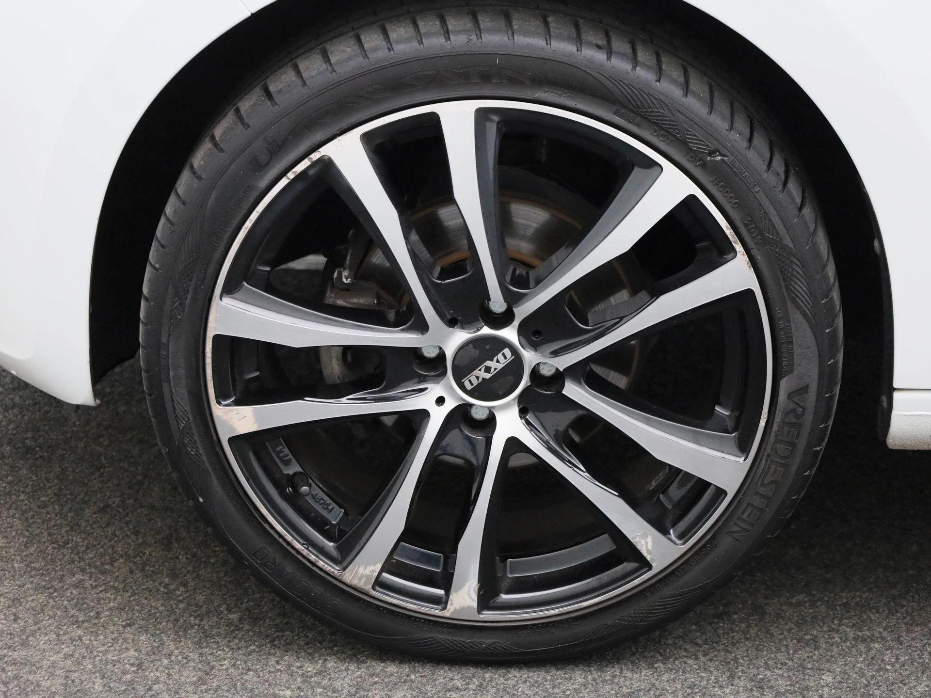 Volkswagen-up!-image-11