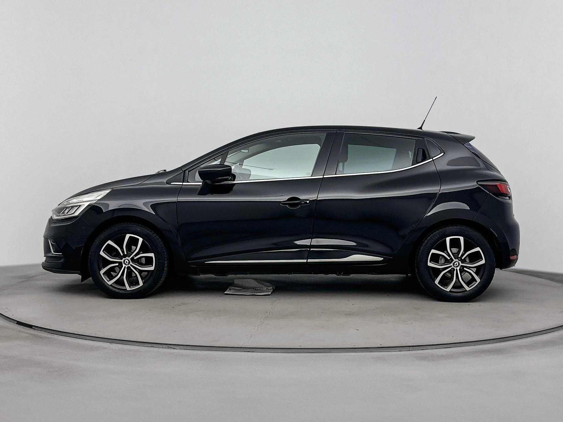 Renault-Clio-image-1