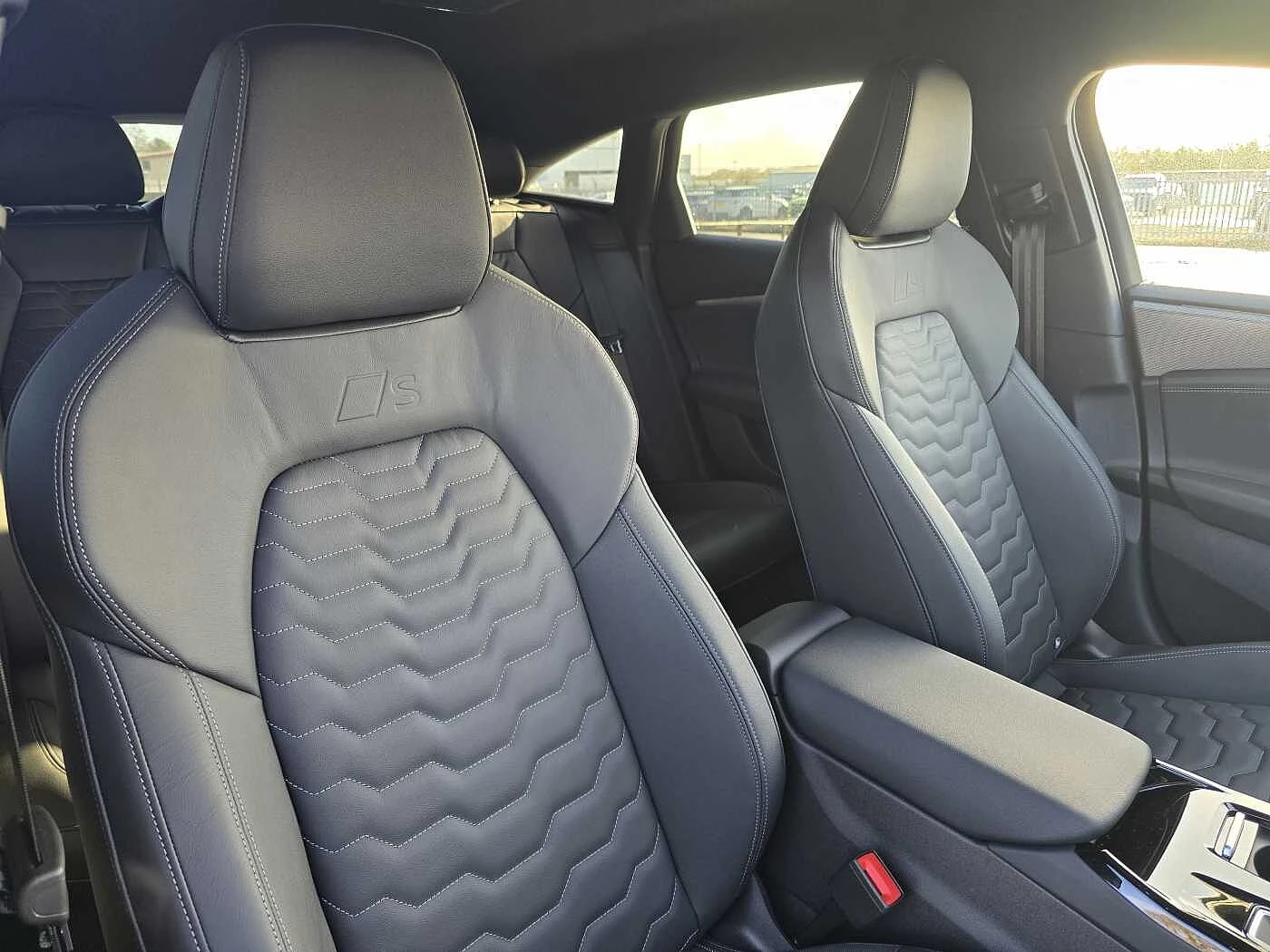 Audi-A6 Sportback e-tron-image-15