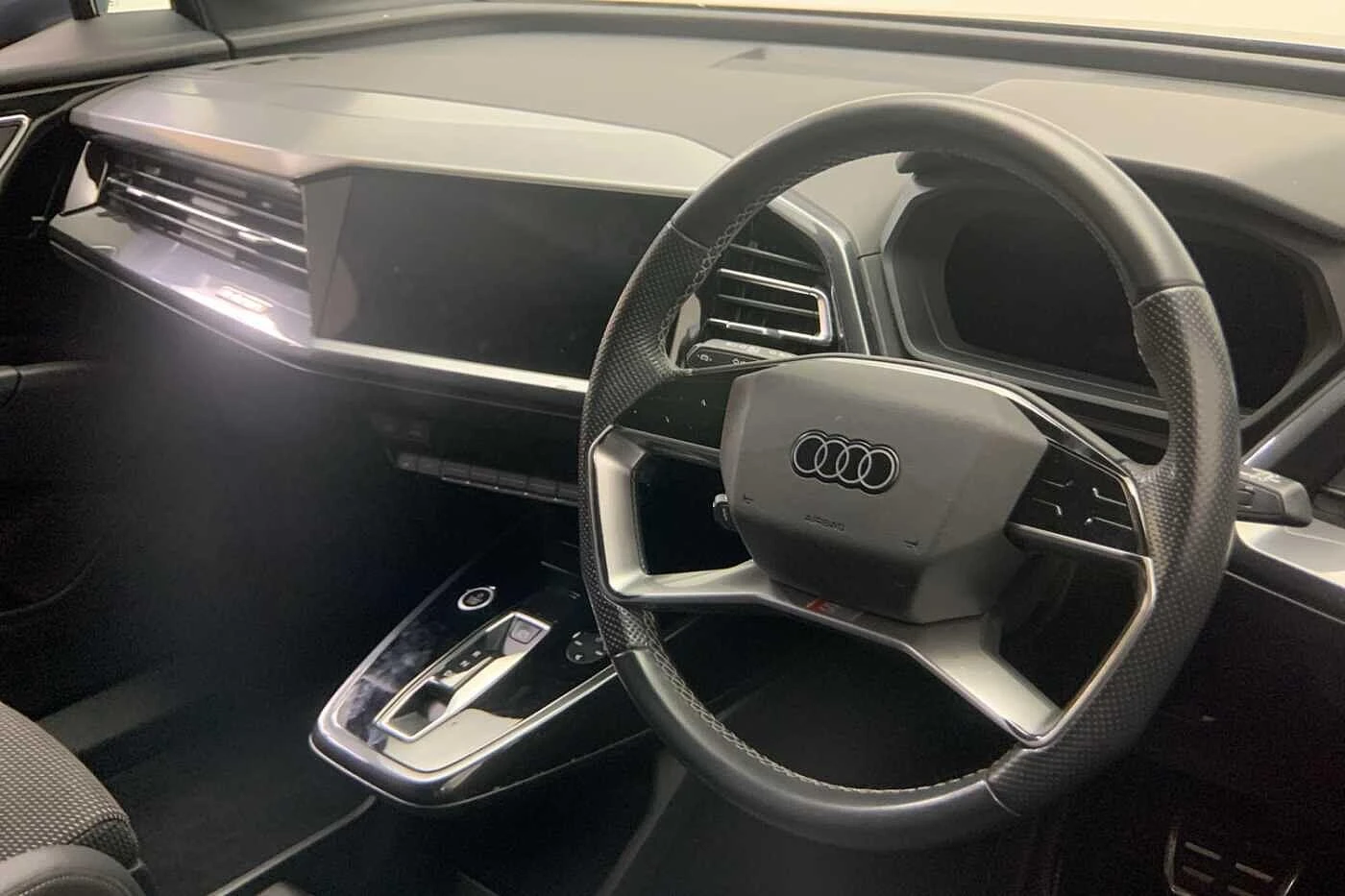 Audi-Q4 e-tron-image-5