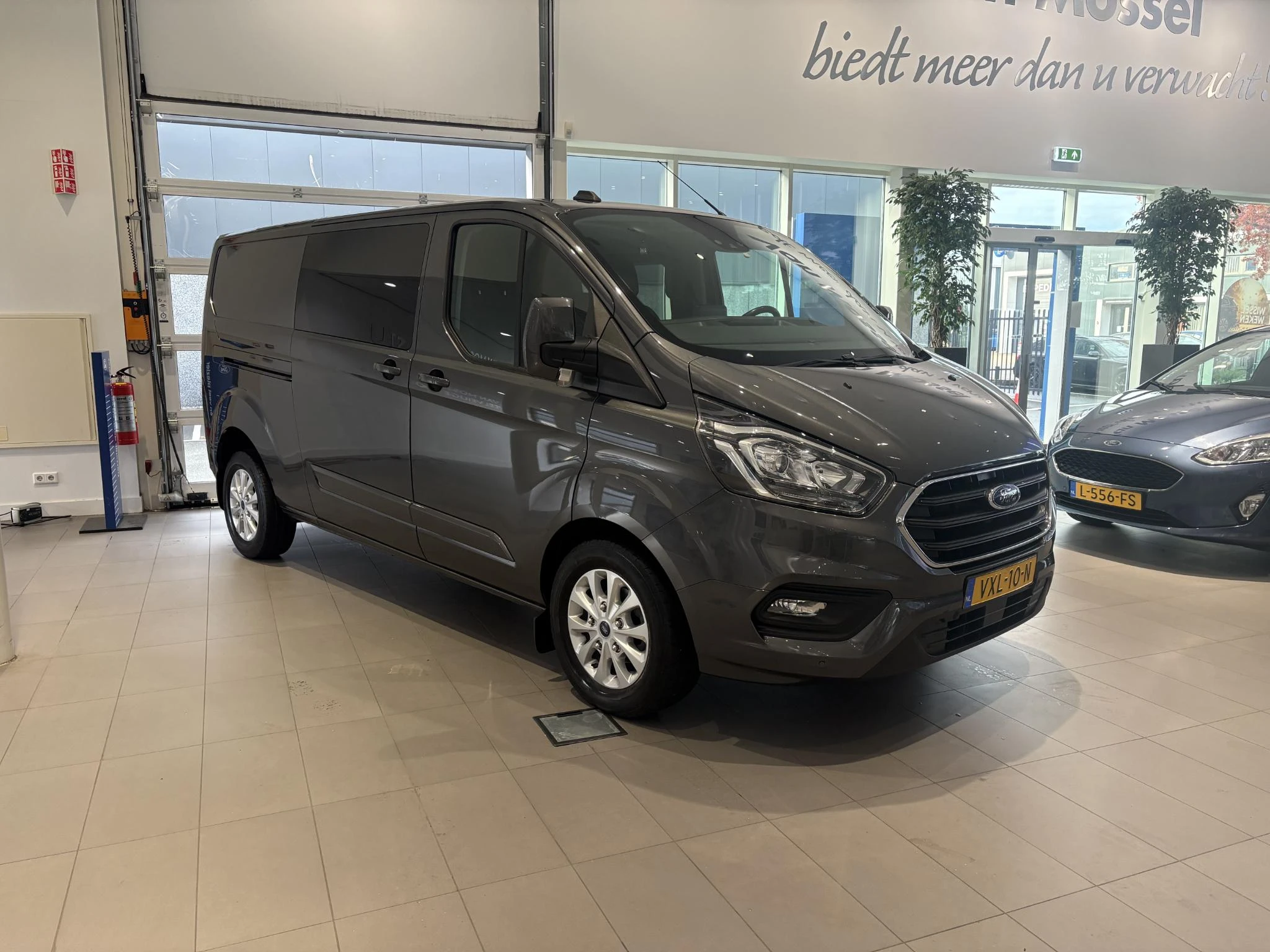 Ford-Transit Custom-image-2
