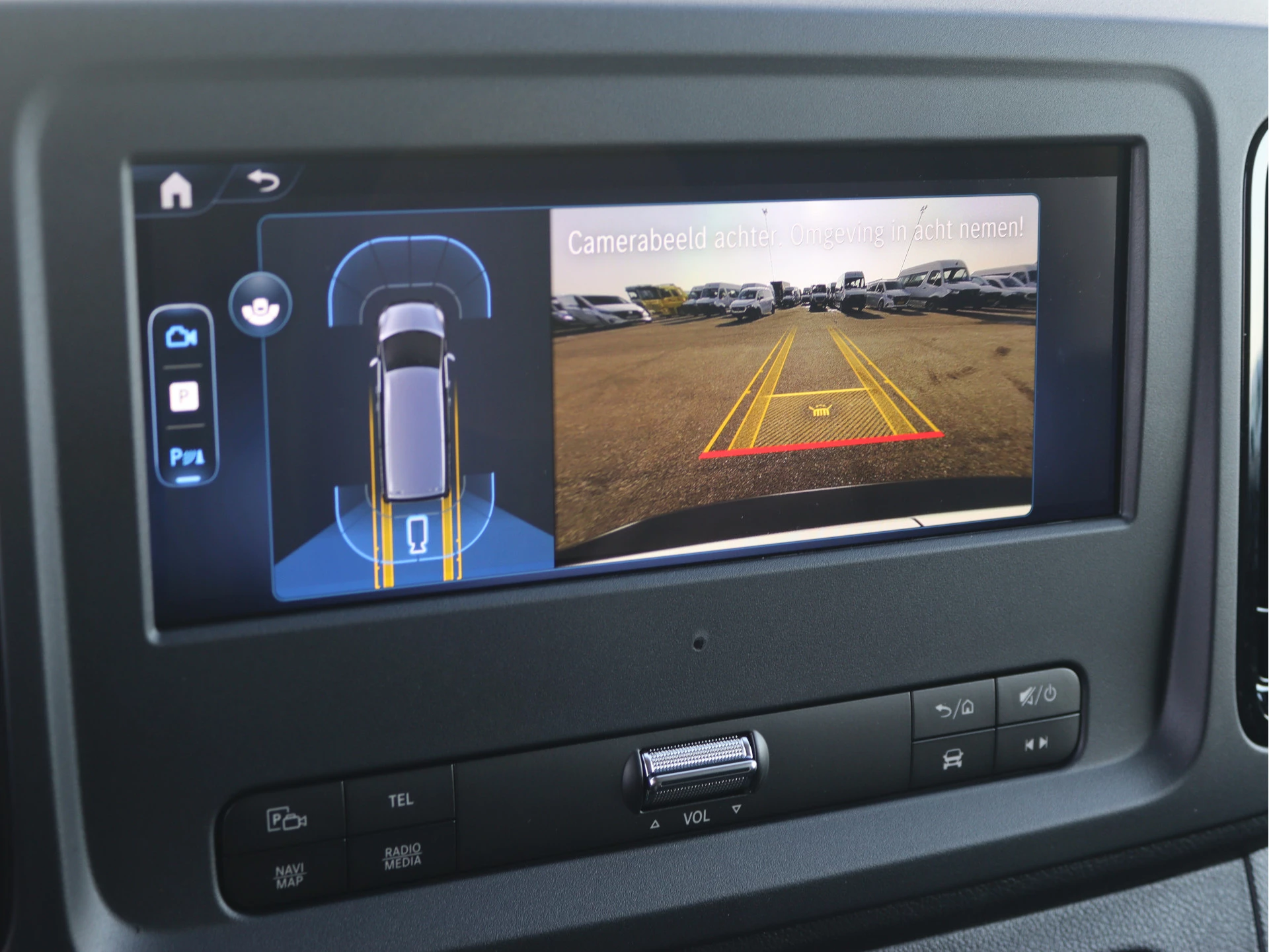 Mercedes-Benz-eVito-image-11