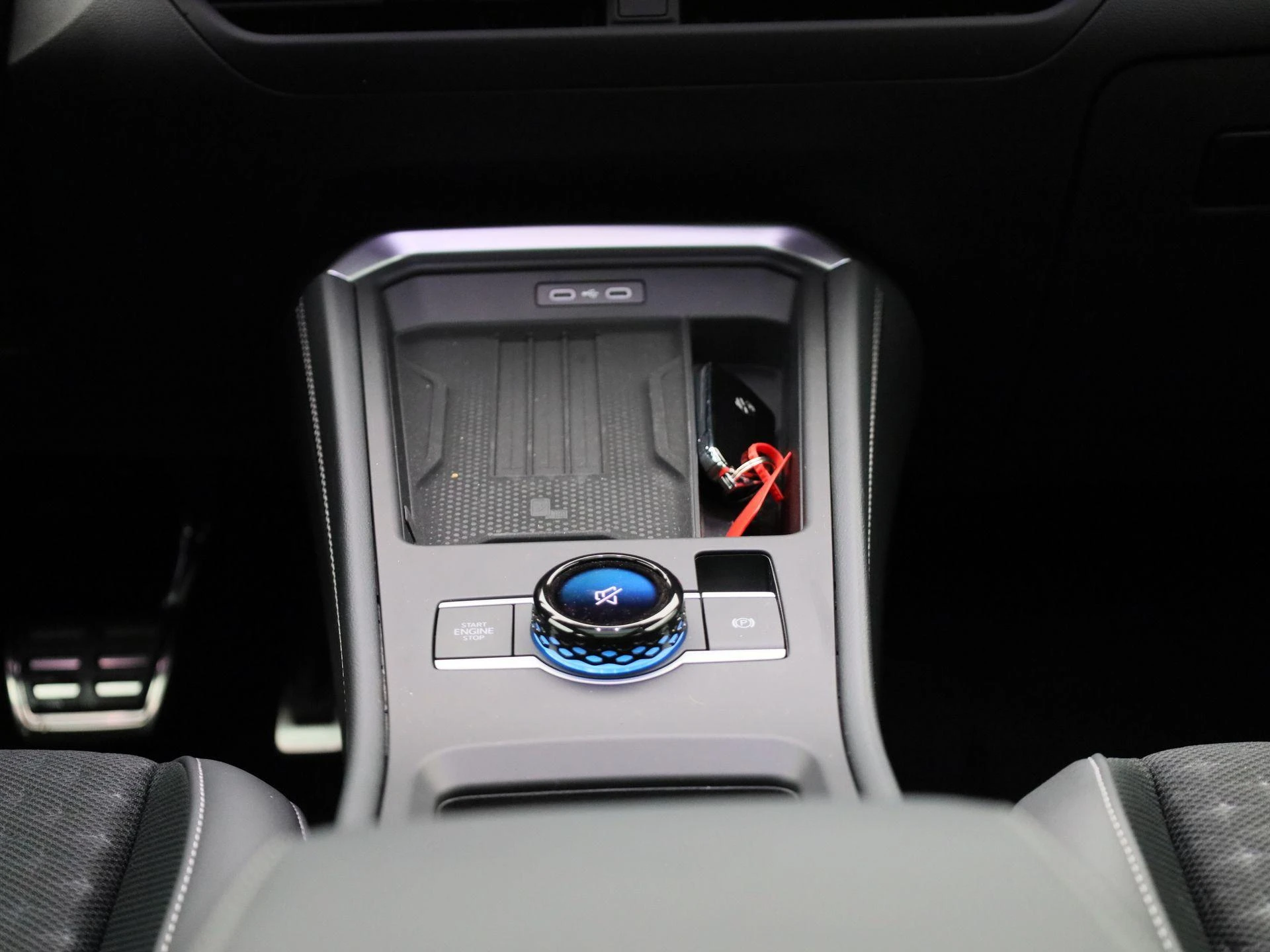 Volkswagen-T-Roc-image-9