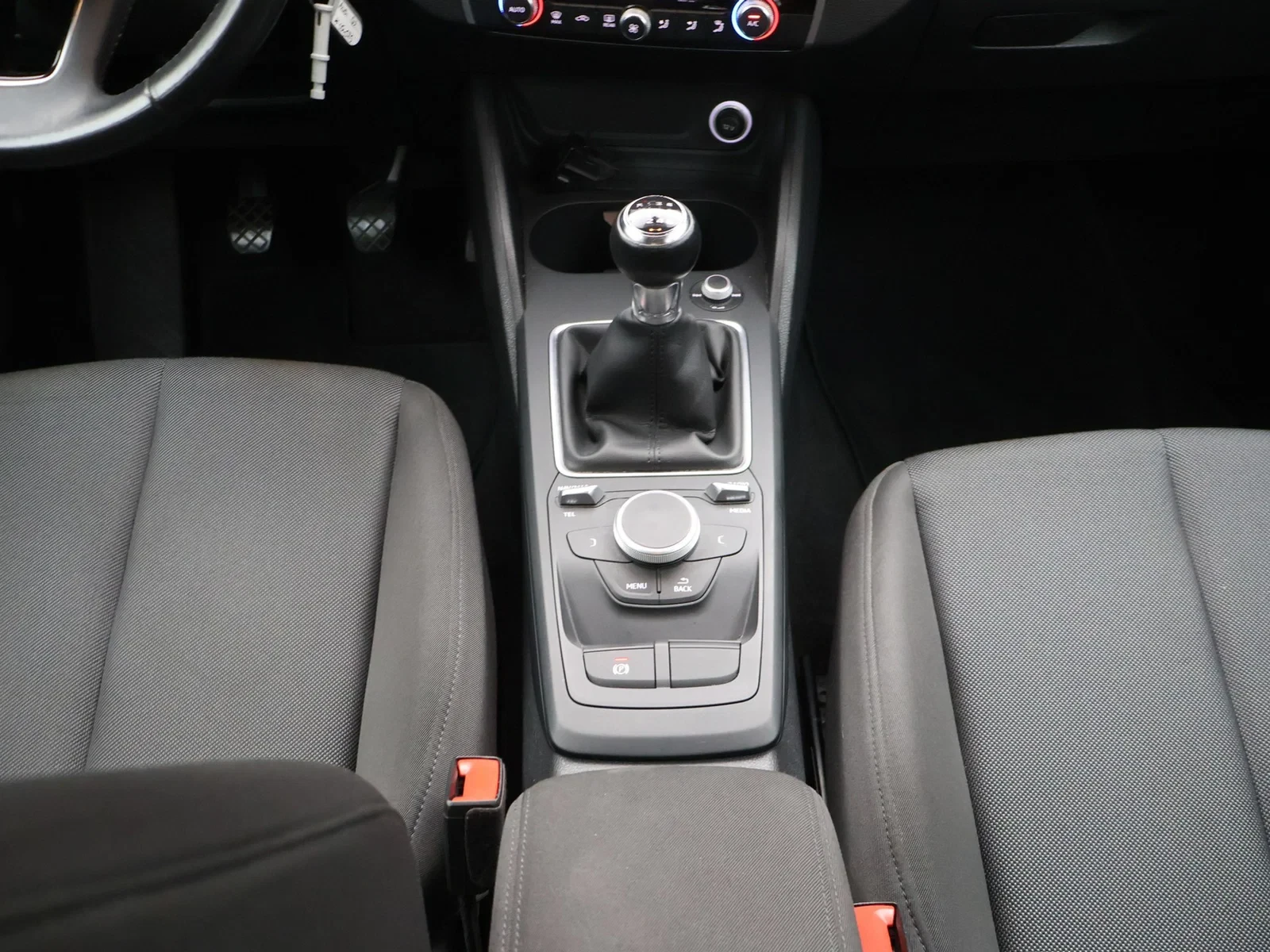 Audi Q2 Audi Q2 1.0TFSI 116PK *CRUISE CONTROL*NAVI*PDC*AUTO KLIMAATBEHEERSING*...*