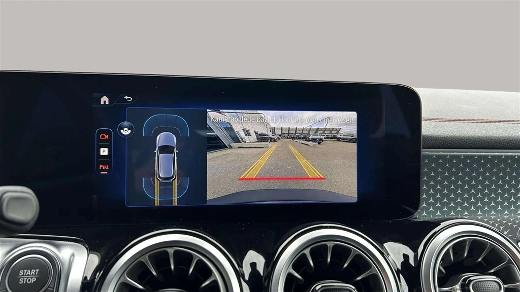 Mercedes-Benz-EQB-image-14