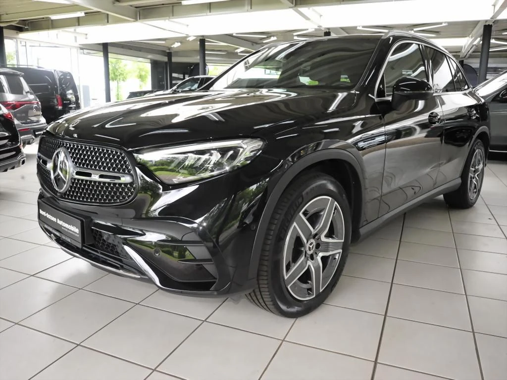 Mercedes-Benz-GLC 300 d-image-13