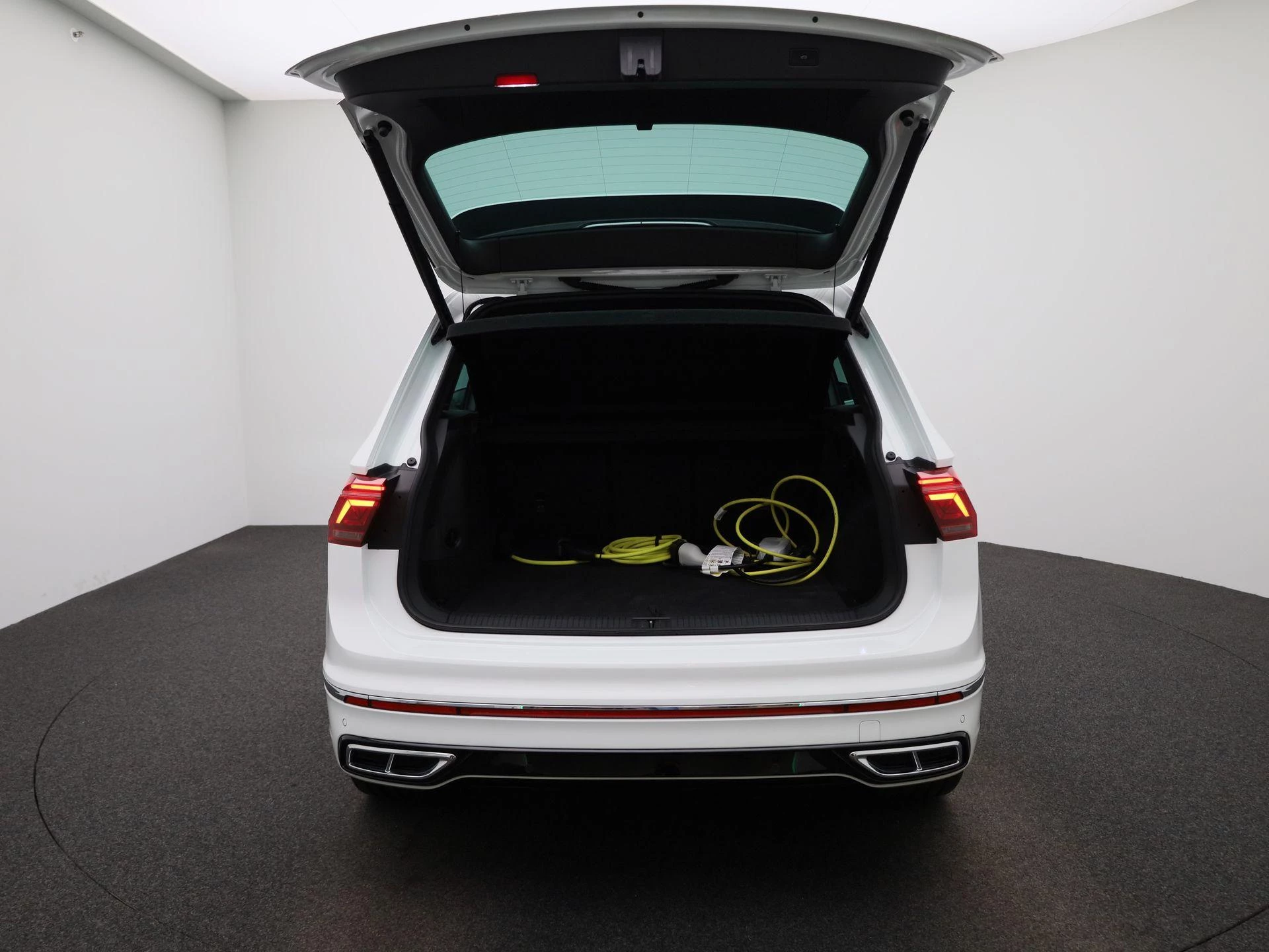 Volkswagen-Tiguan-image-10
