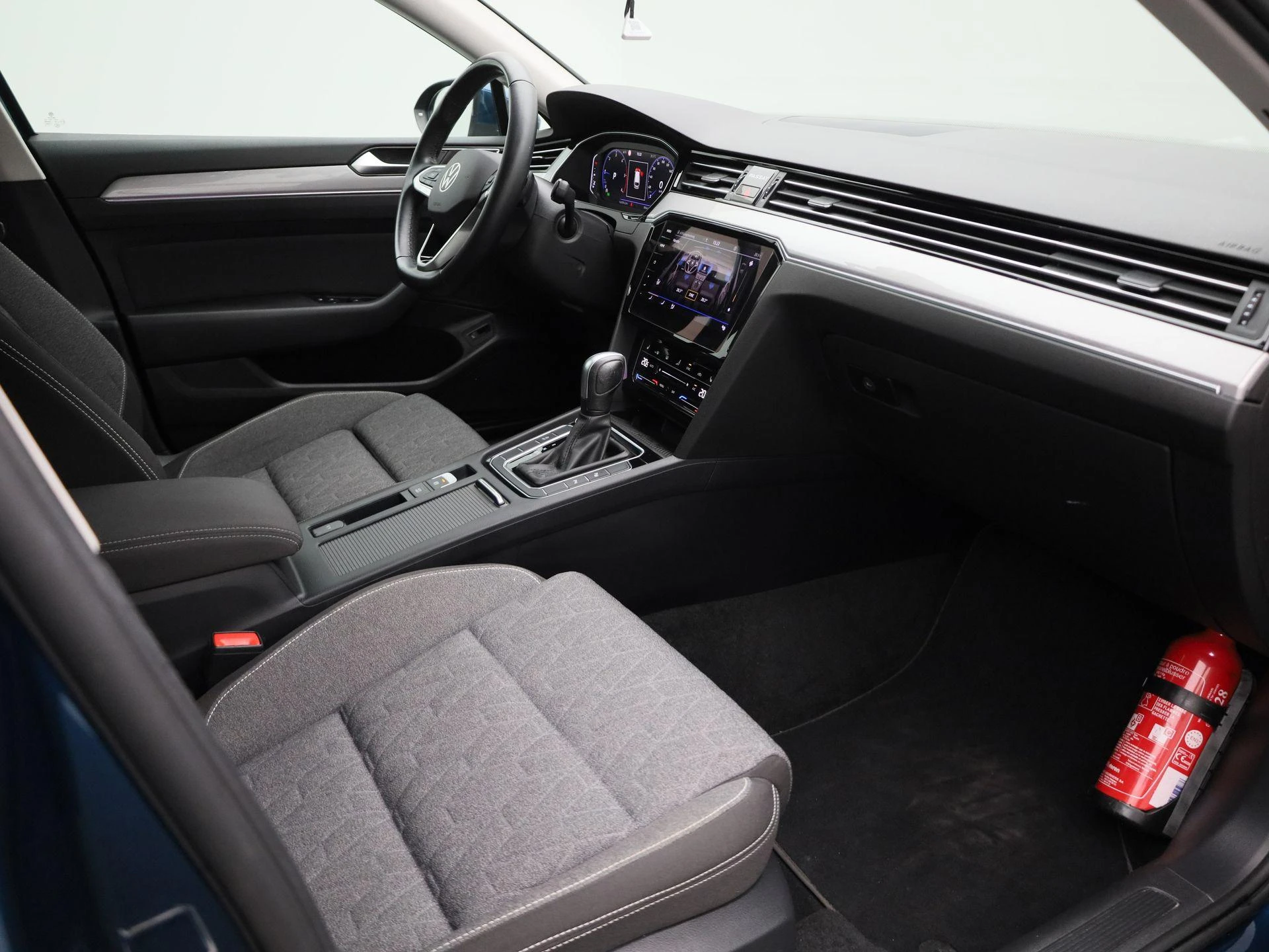 Volkswagen-Passat-image-36