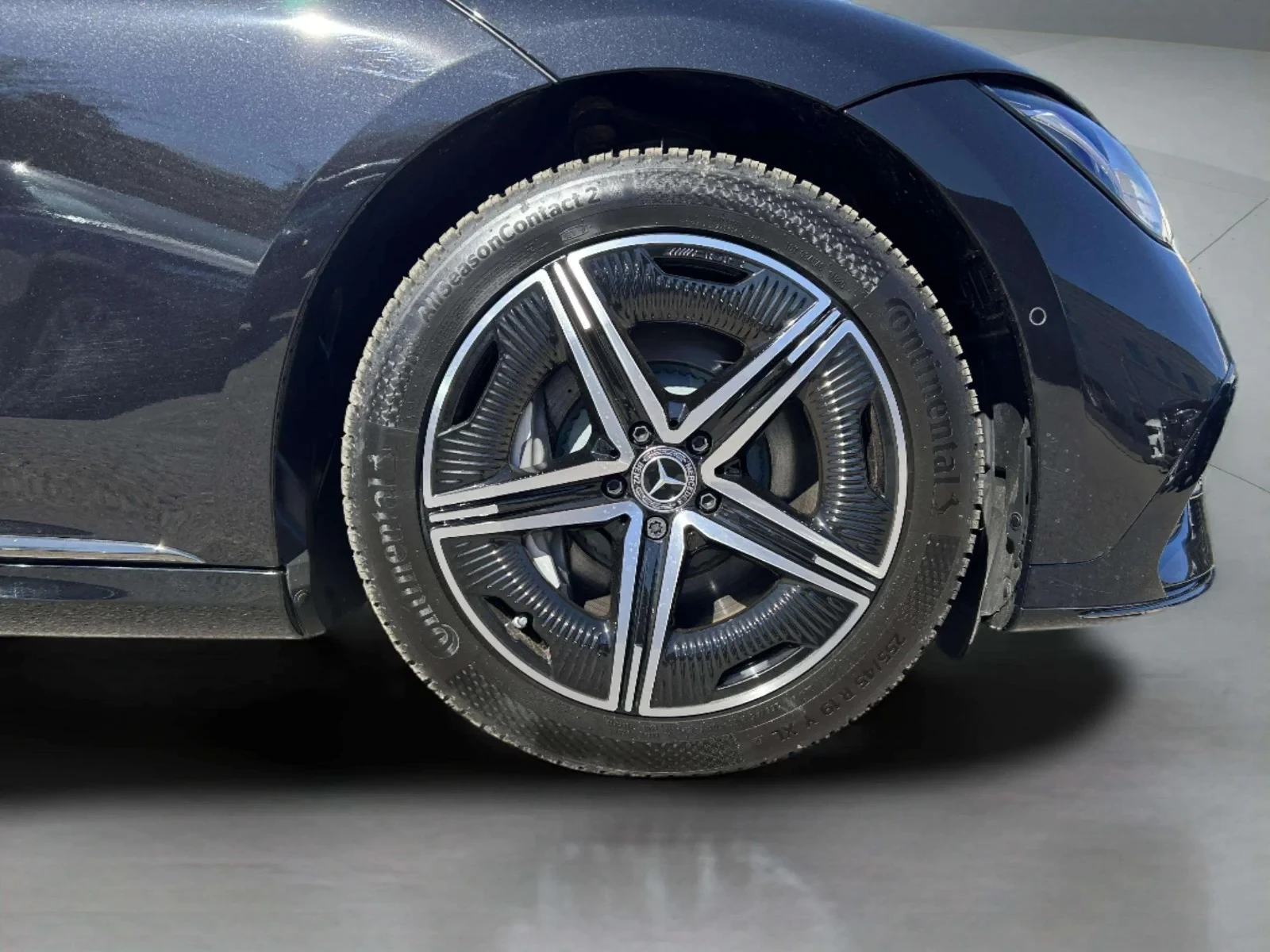 Mercedes-Benz-EQE-image-8