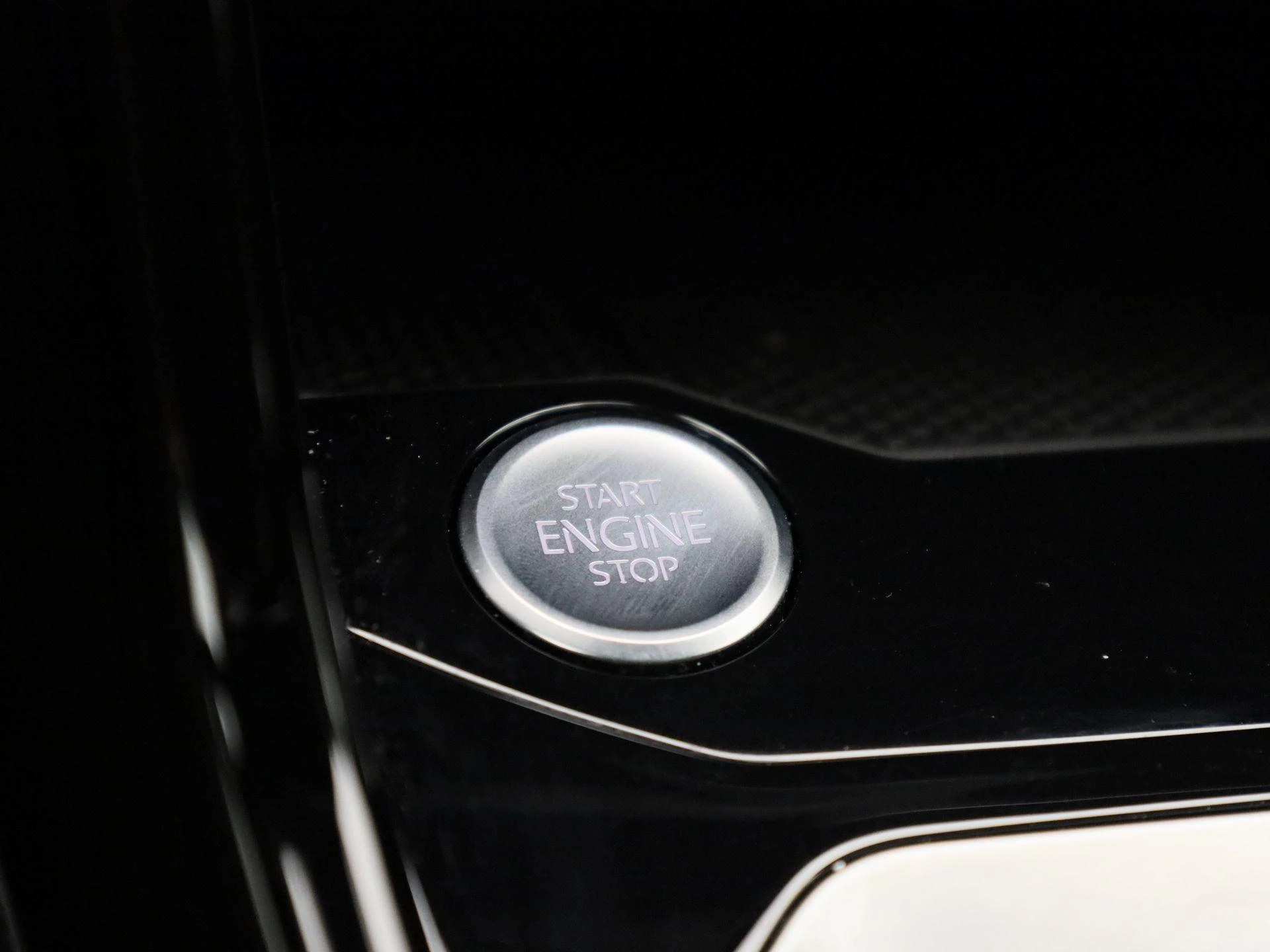Volkswagen-T-Roc-image-19