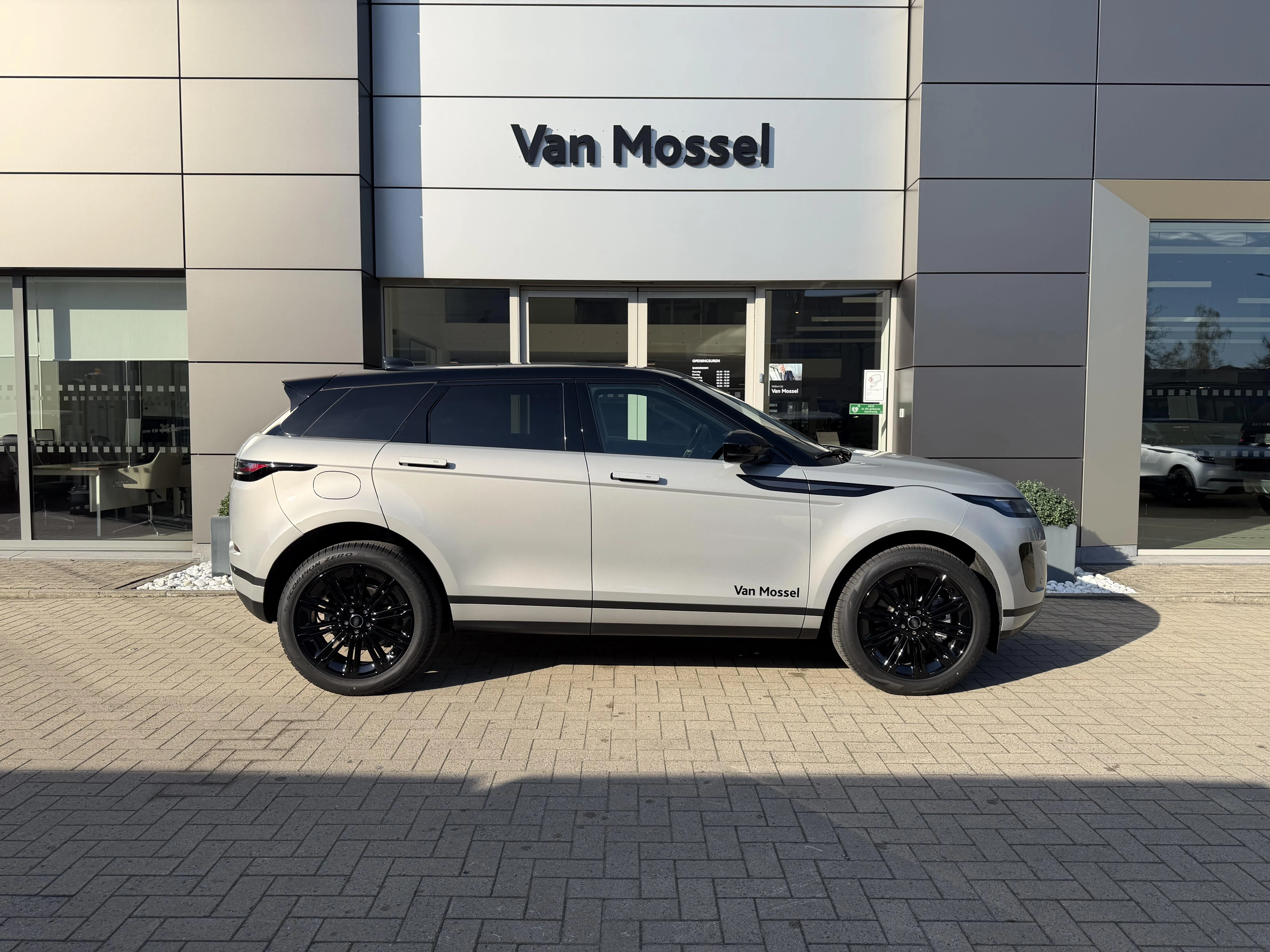 Land Rover-Range Rover Evoque-image-5