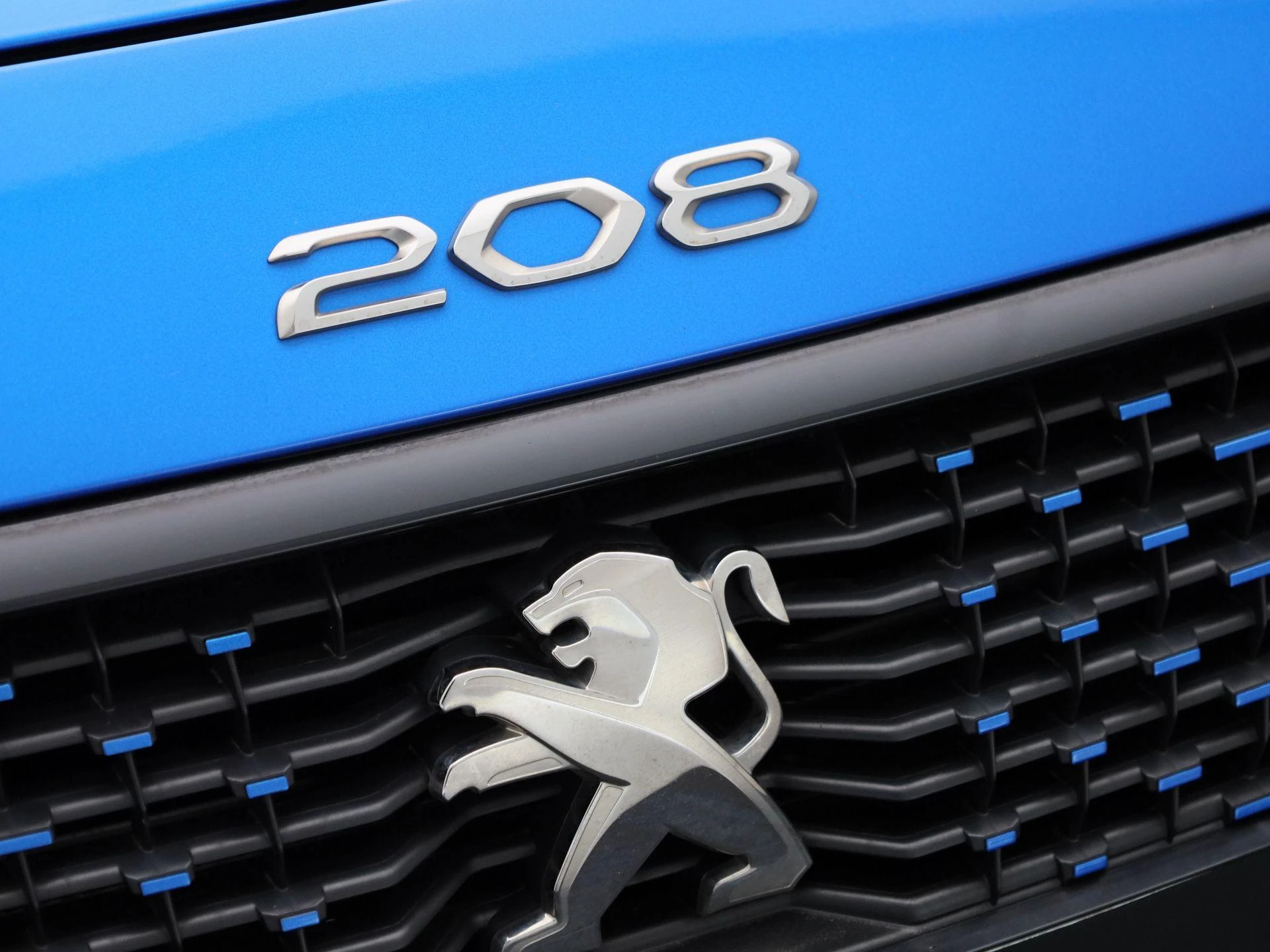Peugeot-e-208-image-40