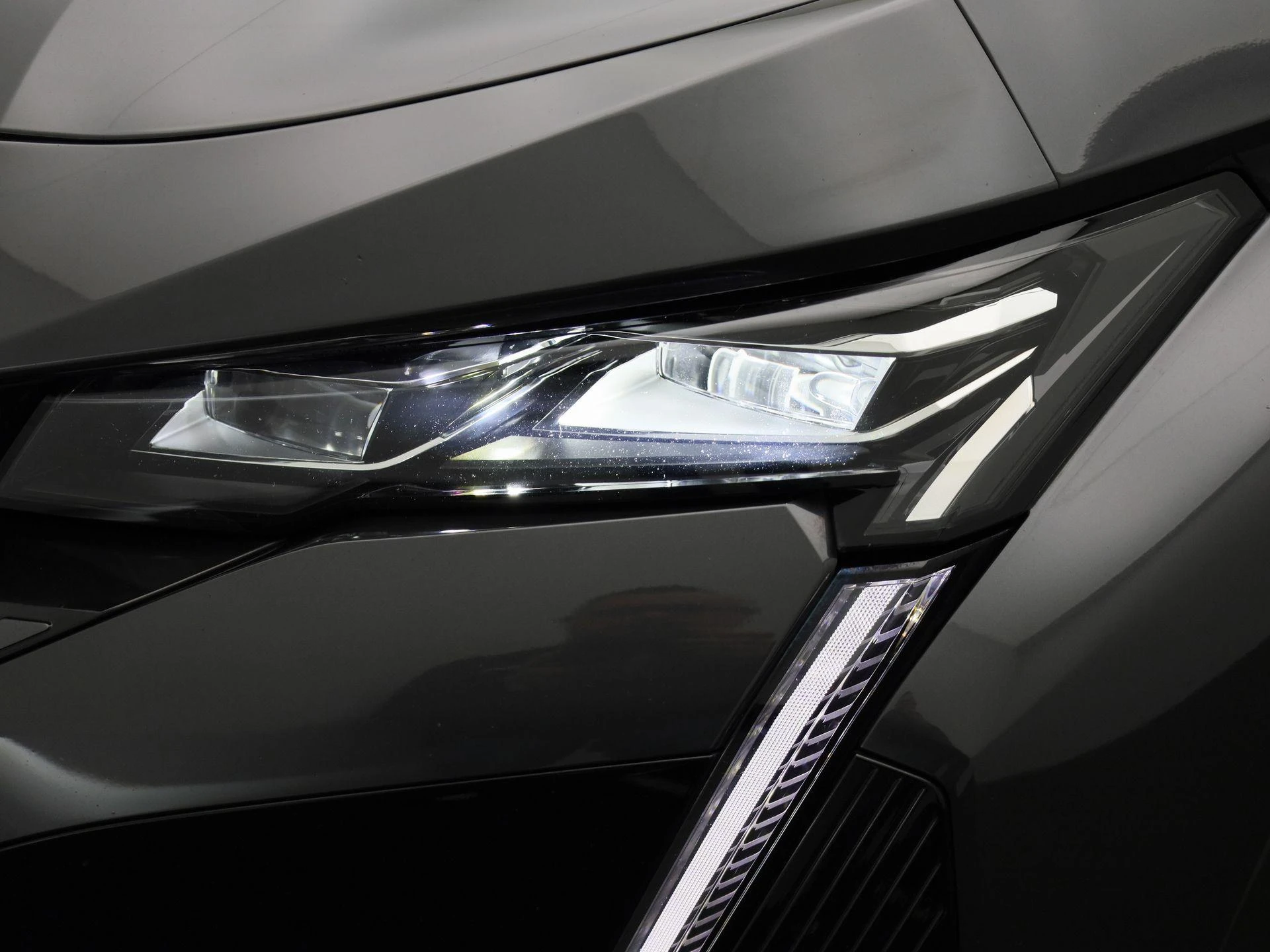 Peugeot-408-image-13