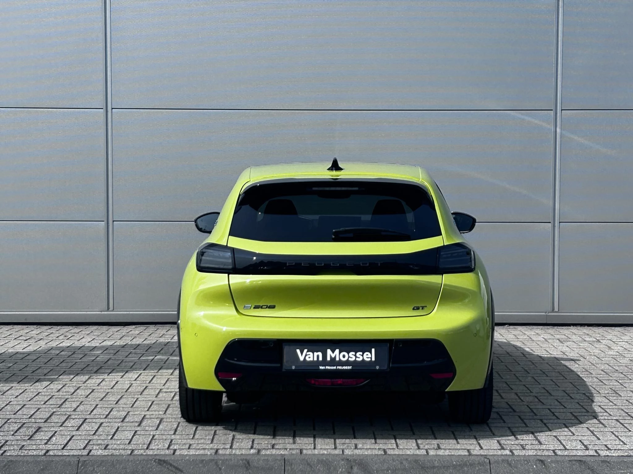 Peugeot-e-208-image-4