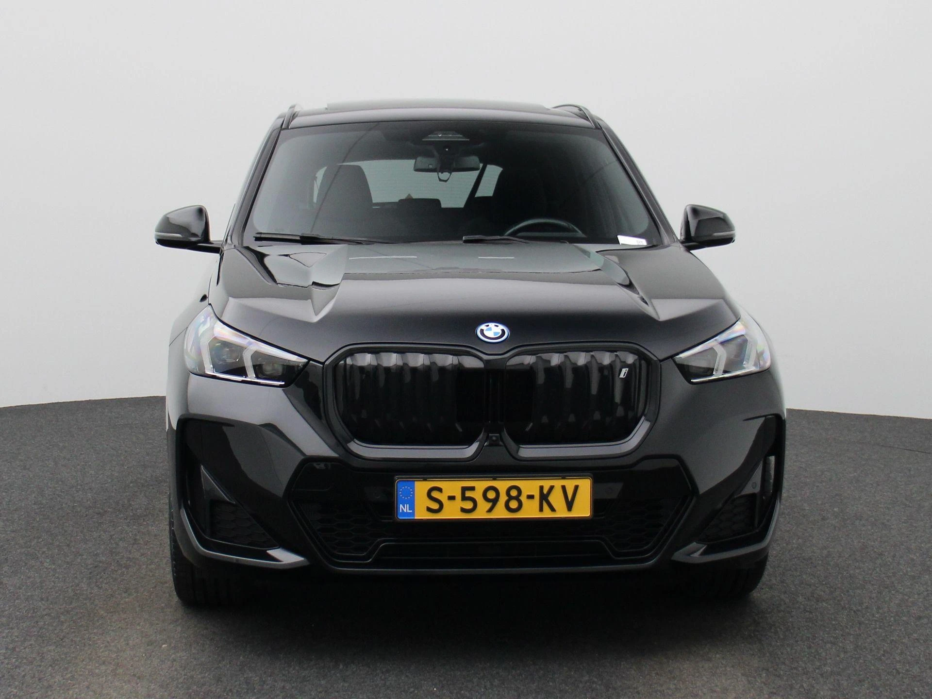 BMW-iX1-image-2