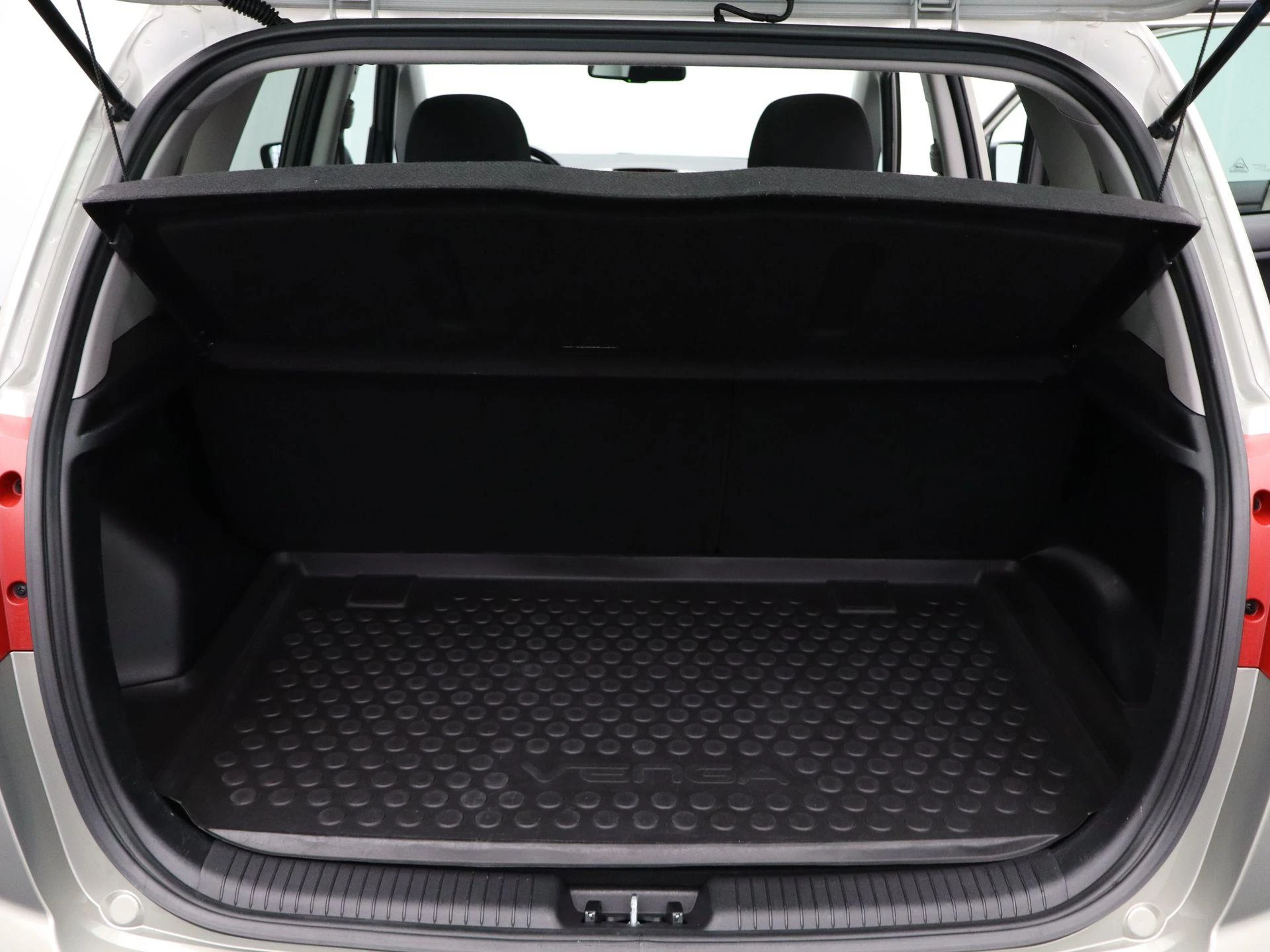 Kia-Venga-image-35