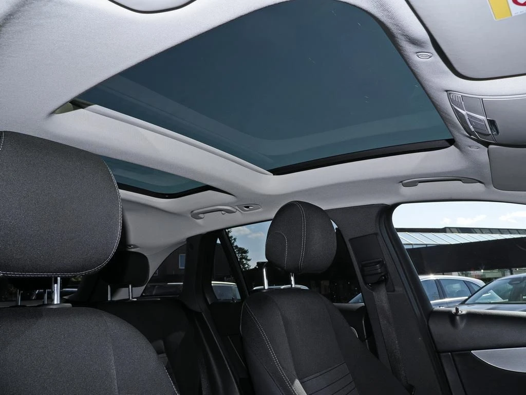 Mercedes-Benz-GLC 300 d-image-14