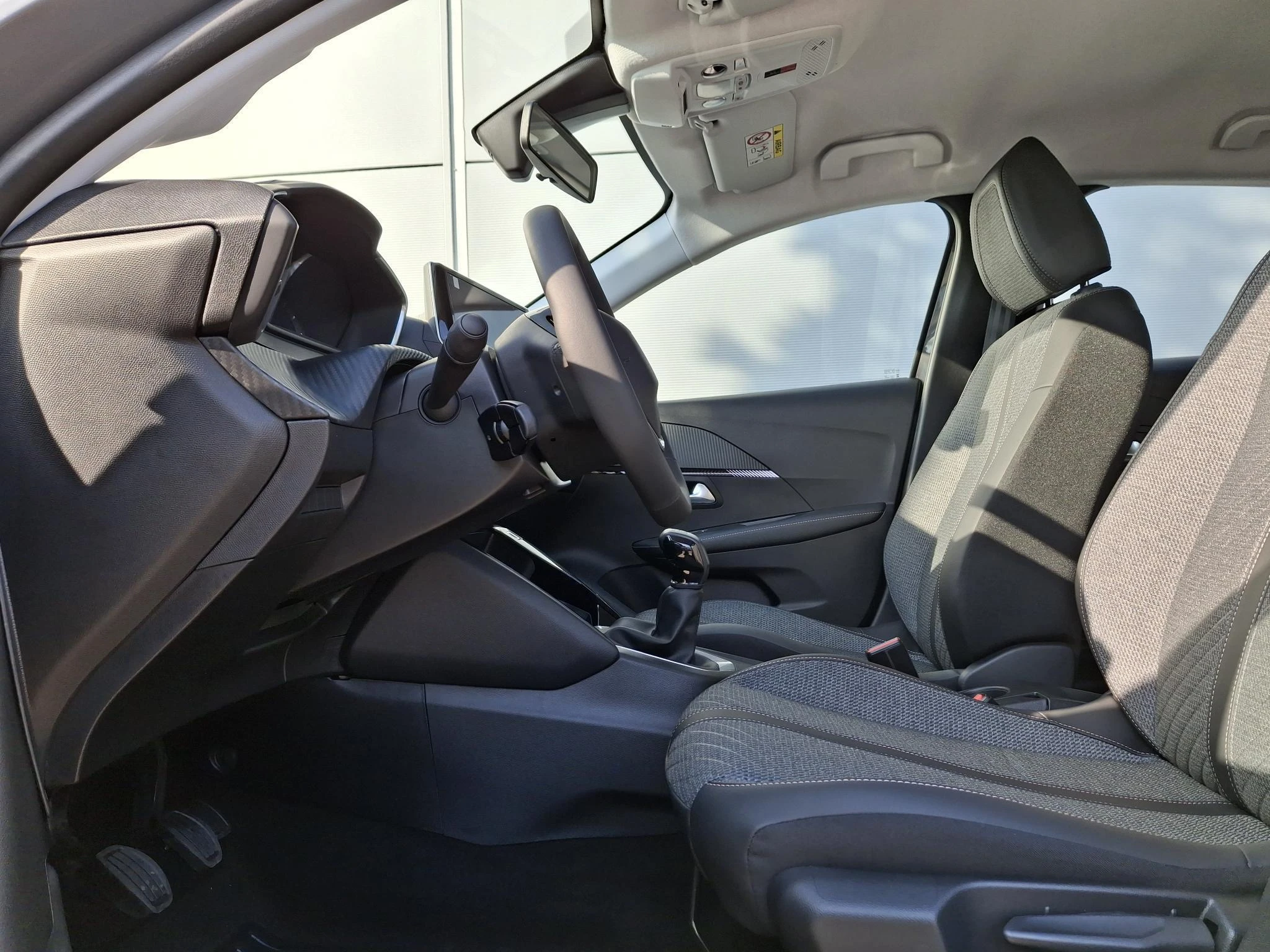 Peugeot-208-image-8