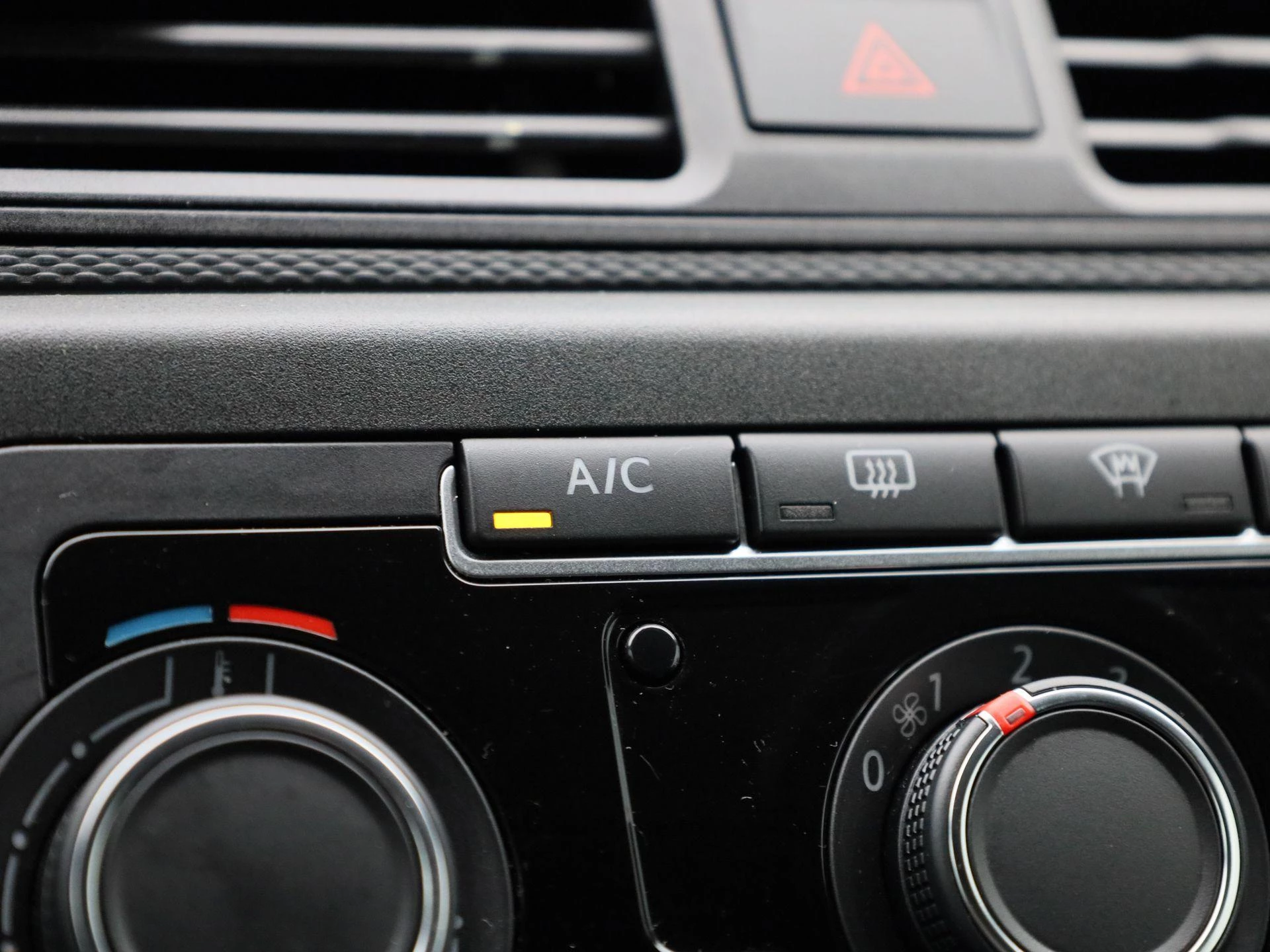 Volkswagen-Caddy-image-21