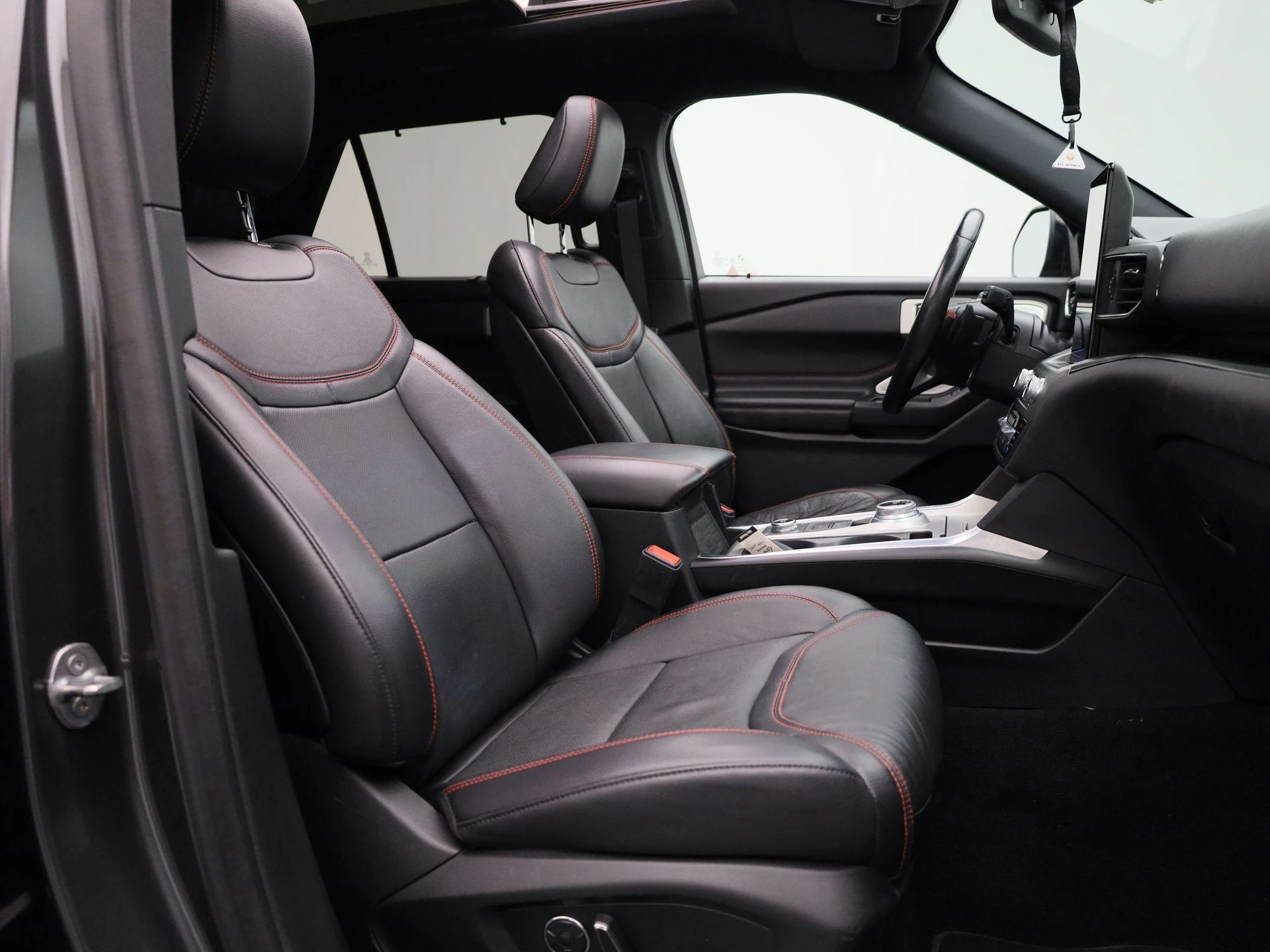 Ford-Explorer-image-34