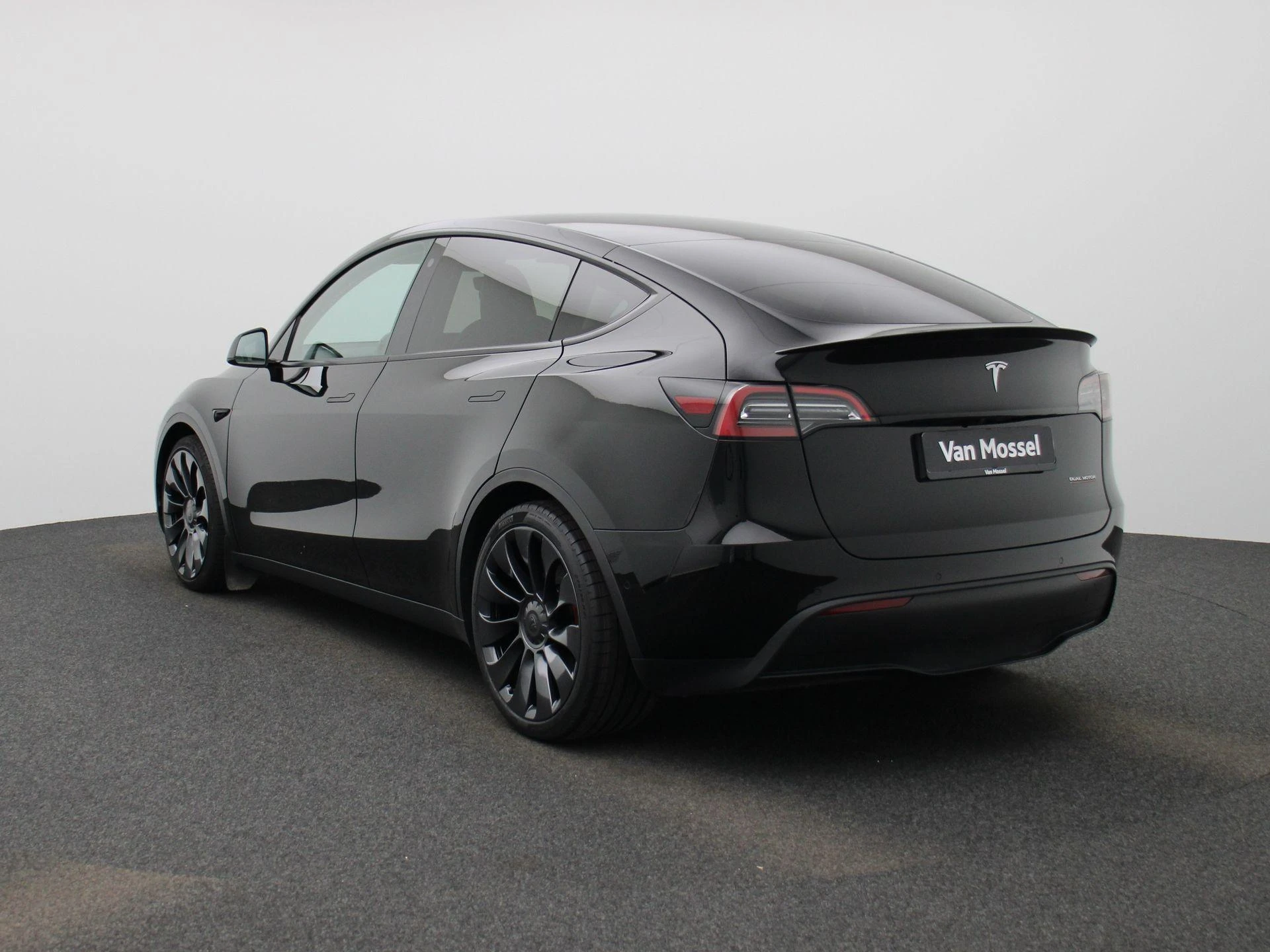 Tesla-Model Y-image-1