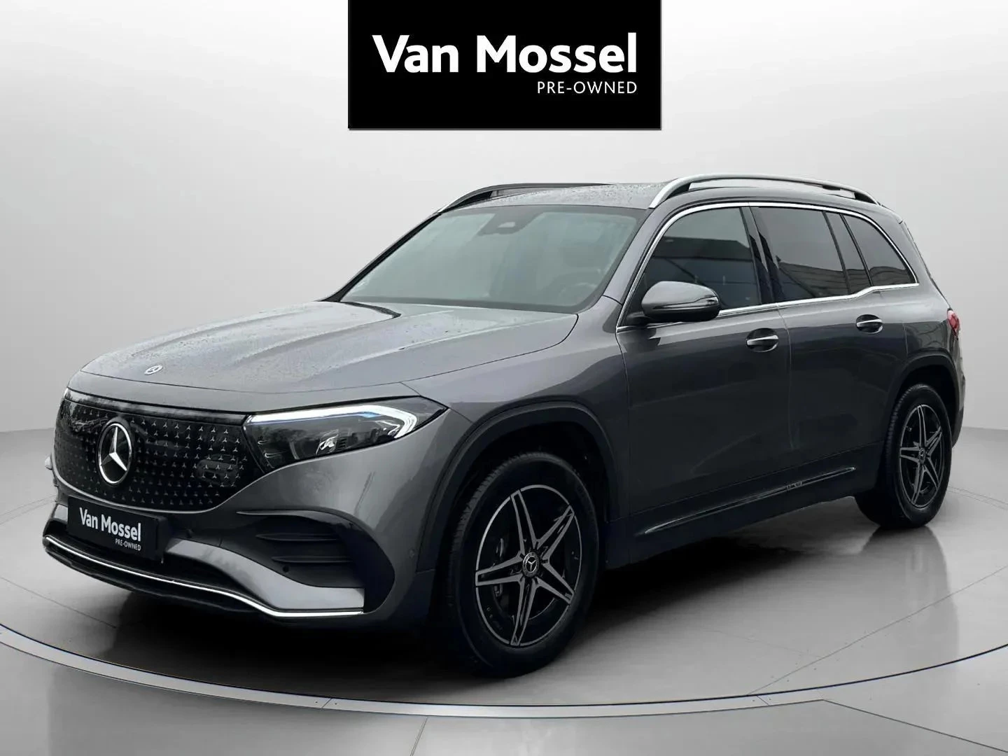 Mercedes-Benz-EQB-image-0