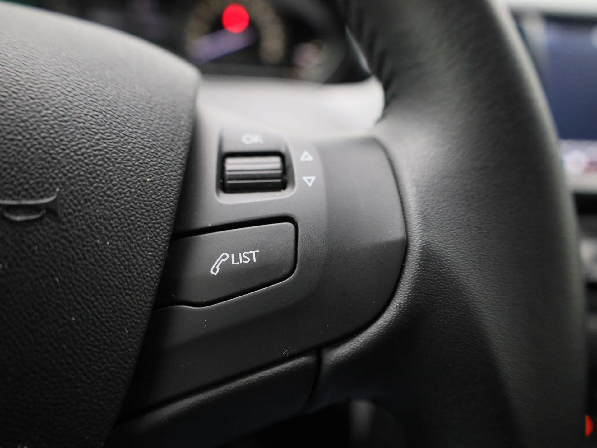 Peugeot-208-image-14