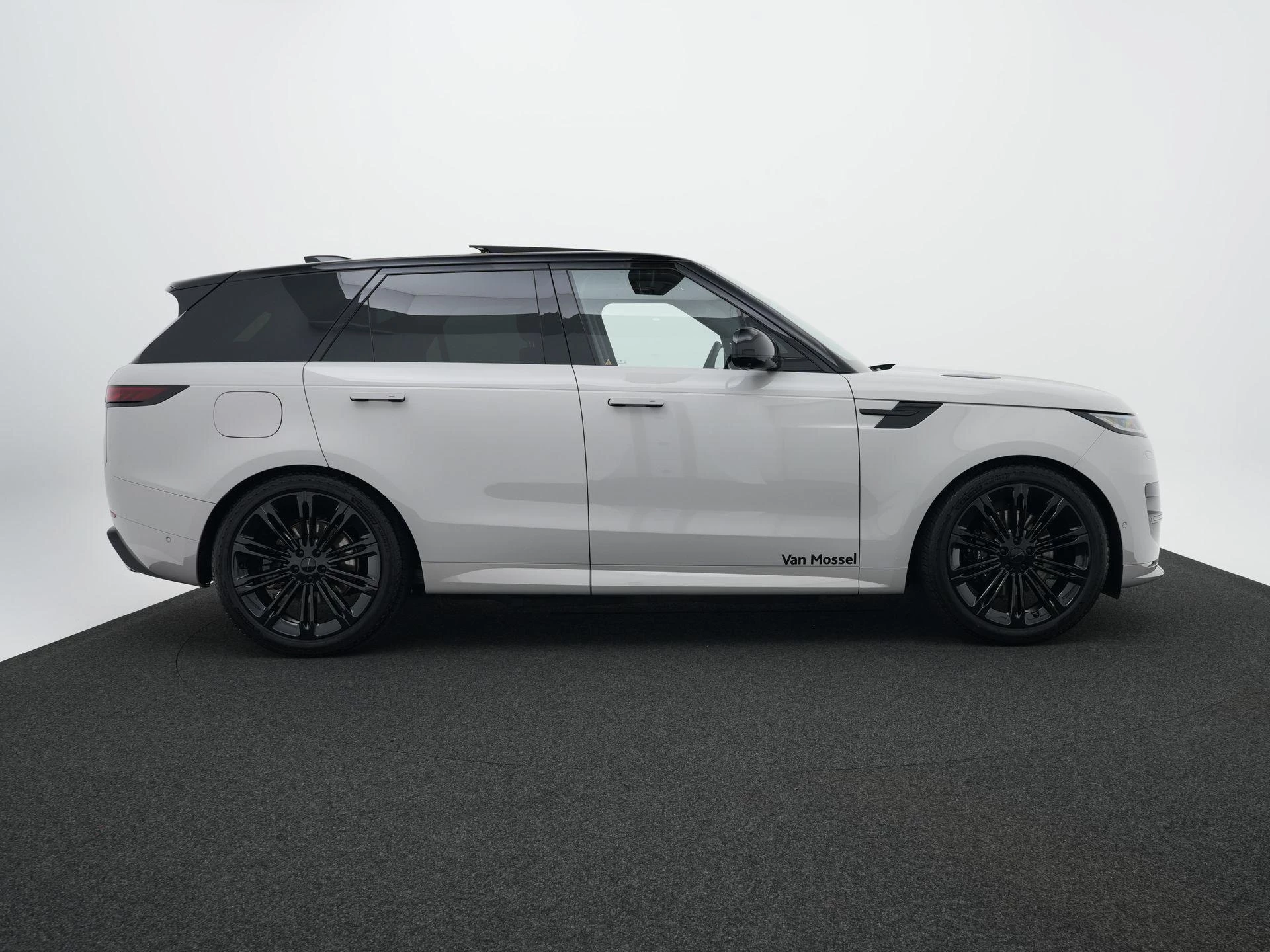 Land Rover Range Rover Sport 3.0 P460e MOMENTUM EDITION