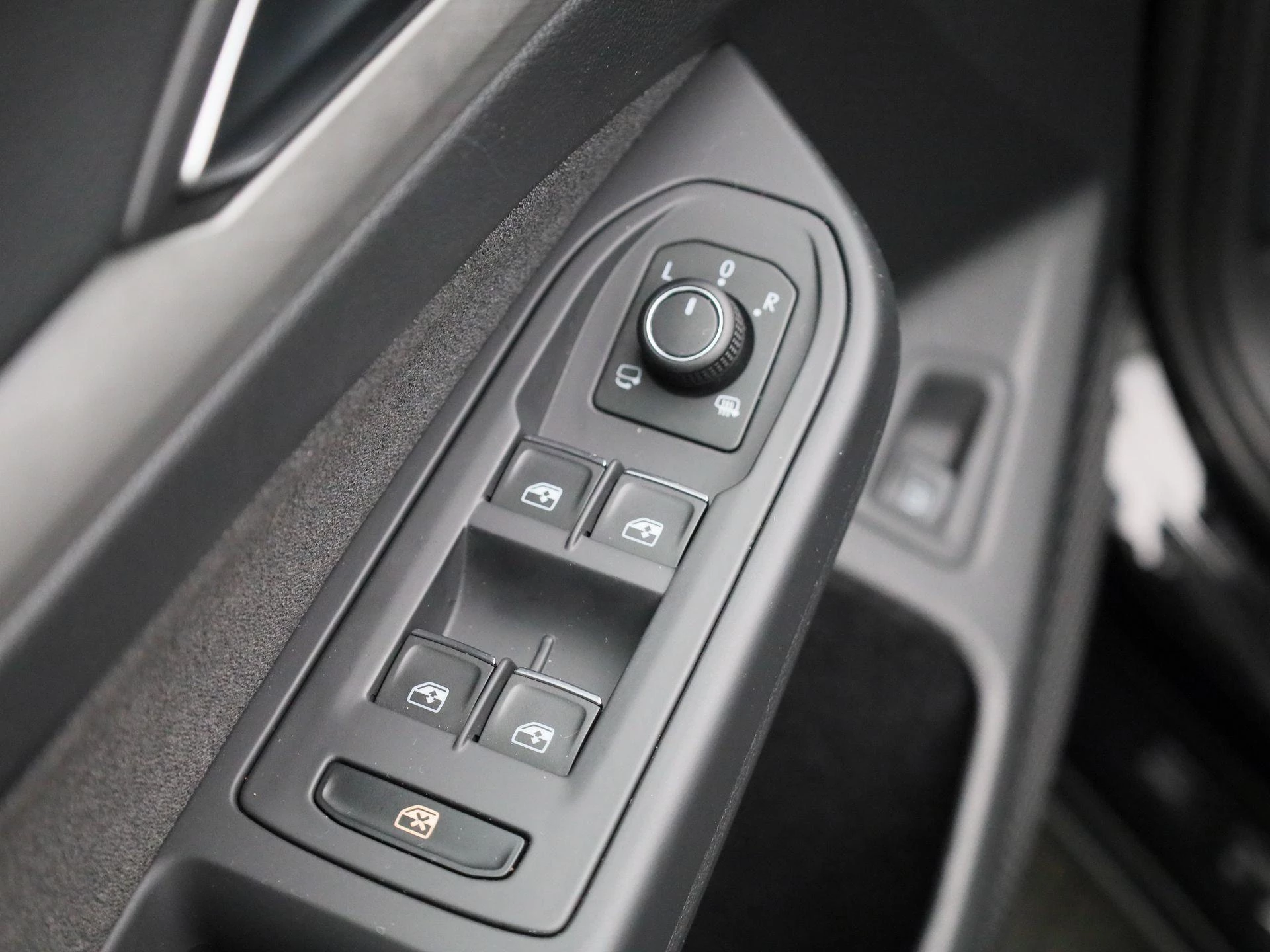 Volkswagen-Golf-image-29