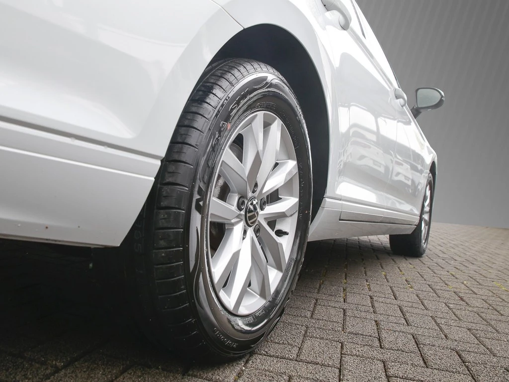 Volkswagen-Passat-image-4