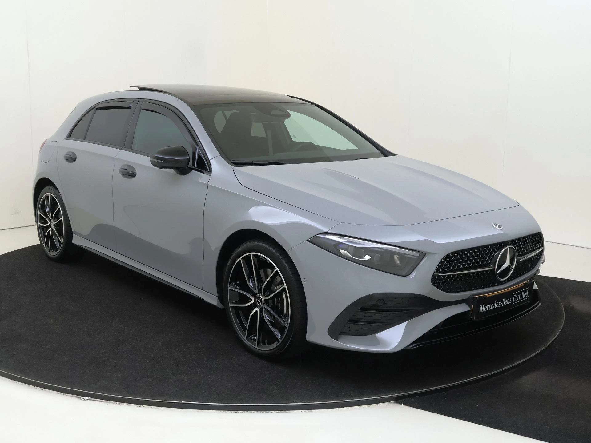 Mercedes-Benz-A-Klasse-image-1