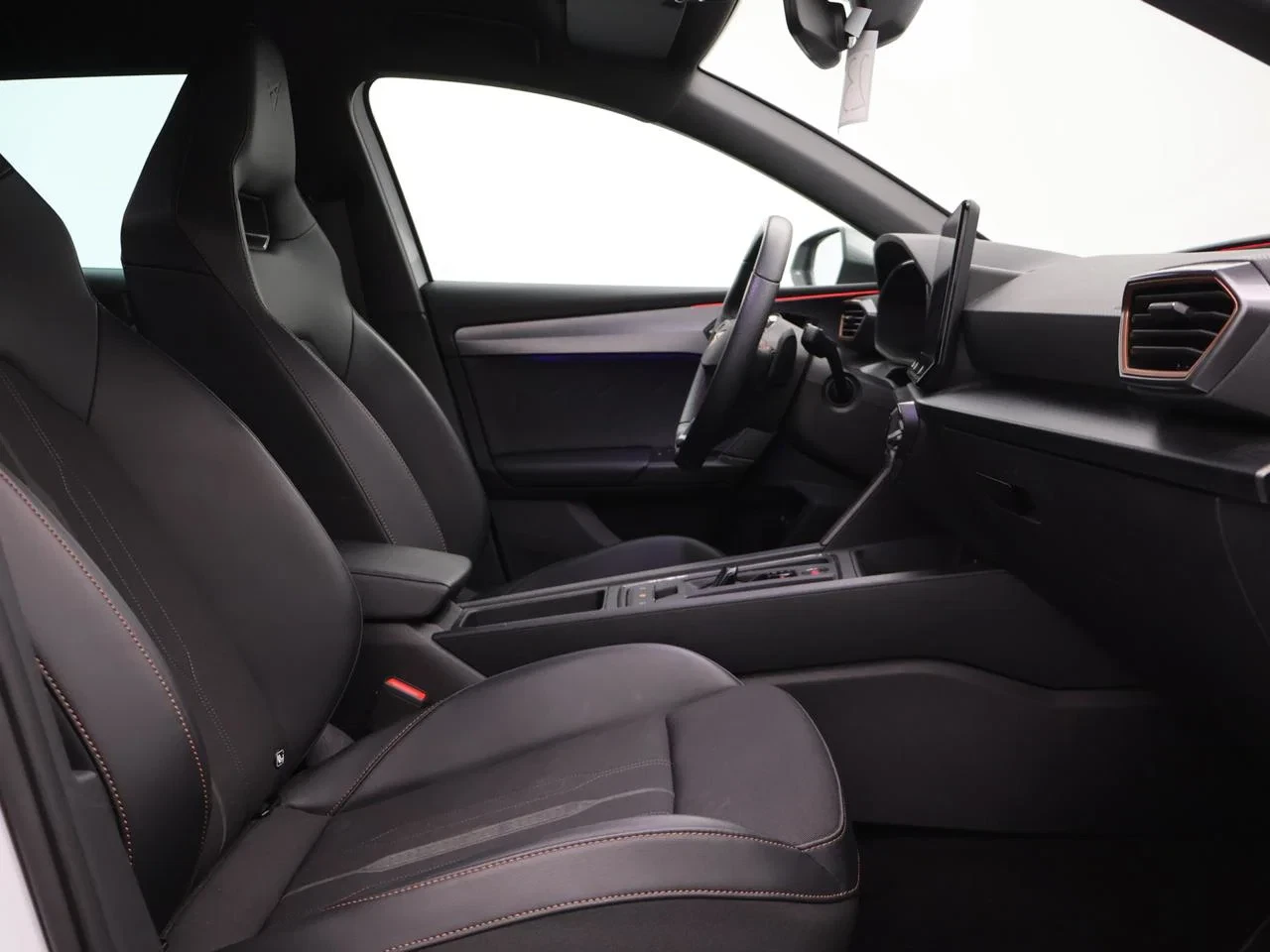 CUPRA Leon Sportstourer ST e-Hybrid (PHEV) Leon Break 1.4e-PHEV 204PK *AUTOMAAT*LEDER*SPORTZETESL*CAMERA*PDC*CRUISE*NAVI*APP-CONNECT*AIRCO*...*