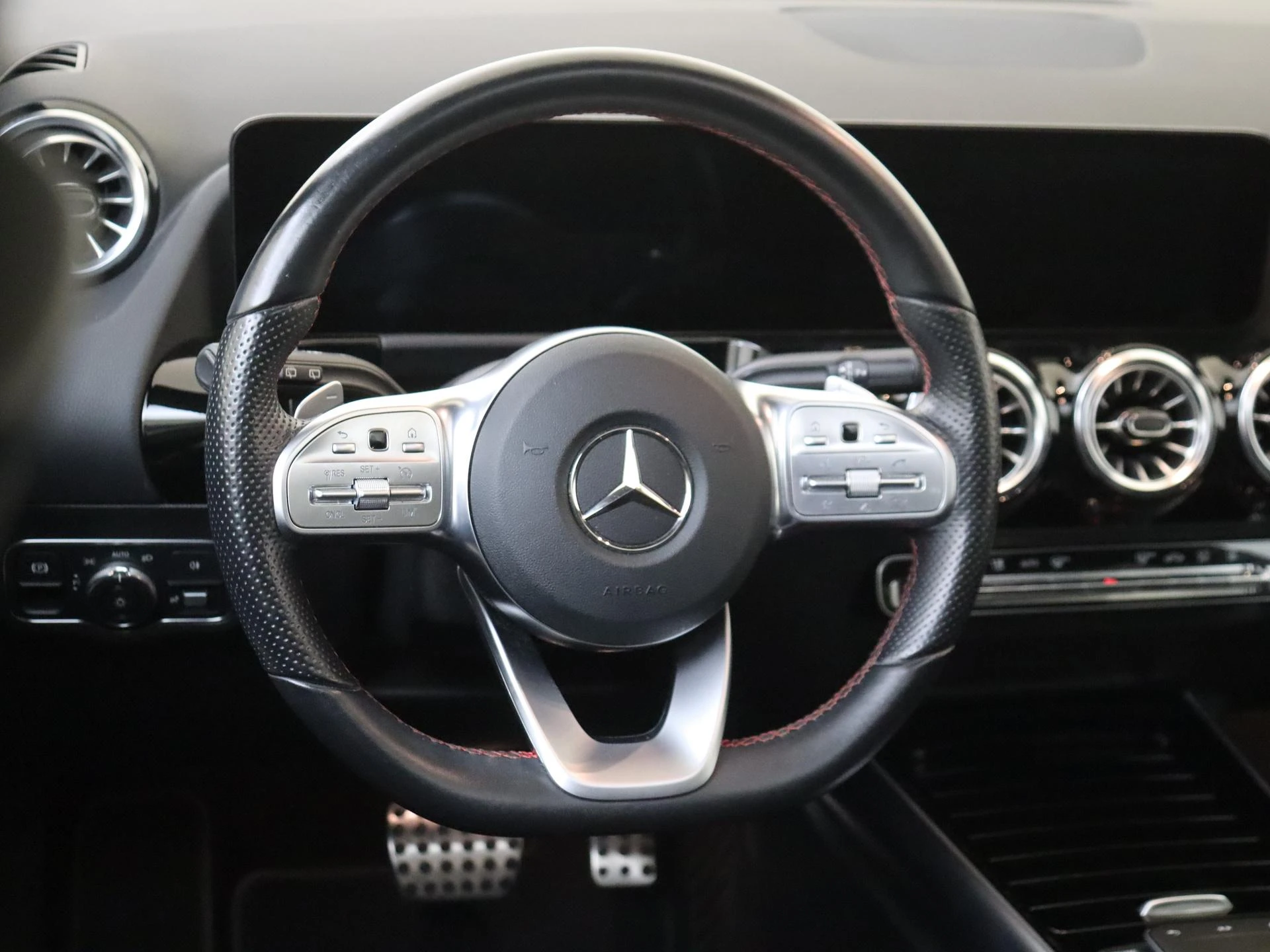 Mercedes-Benz GLA 250 e Business Solution AMG Limited