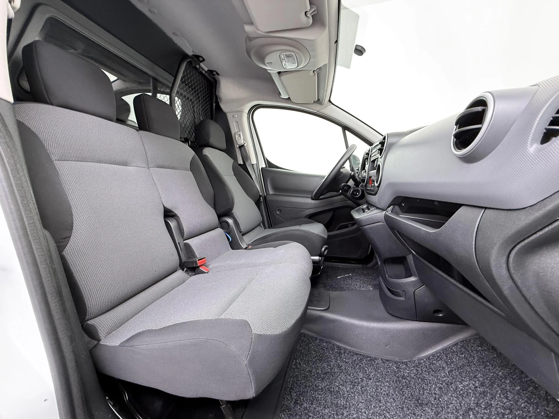 Peugeot-e-Partner-image-20